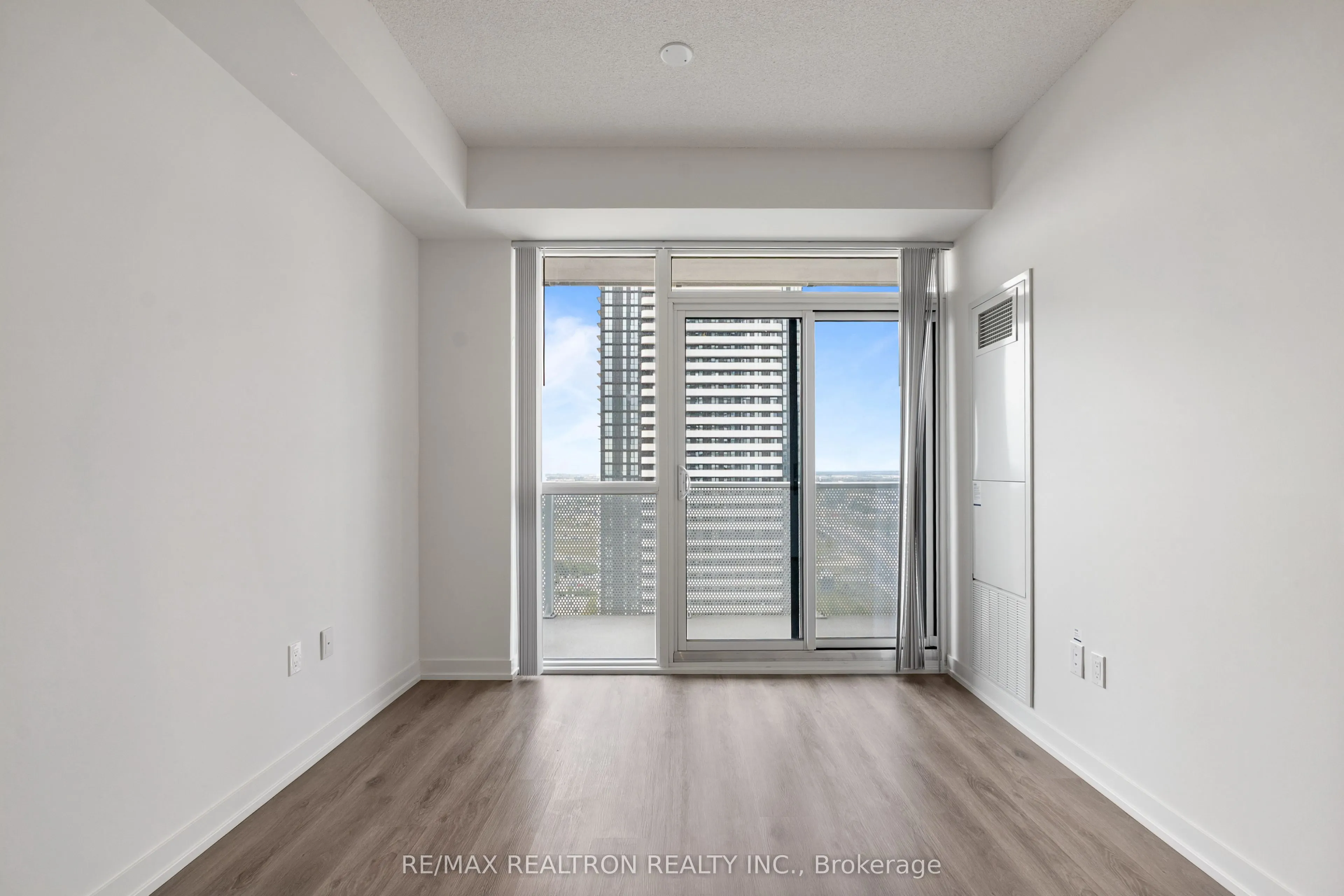 28 Interchange Way, #16
