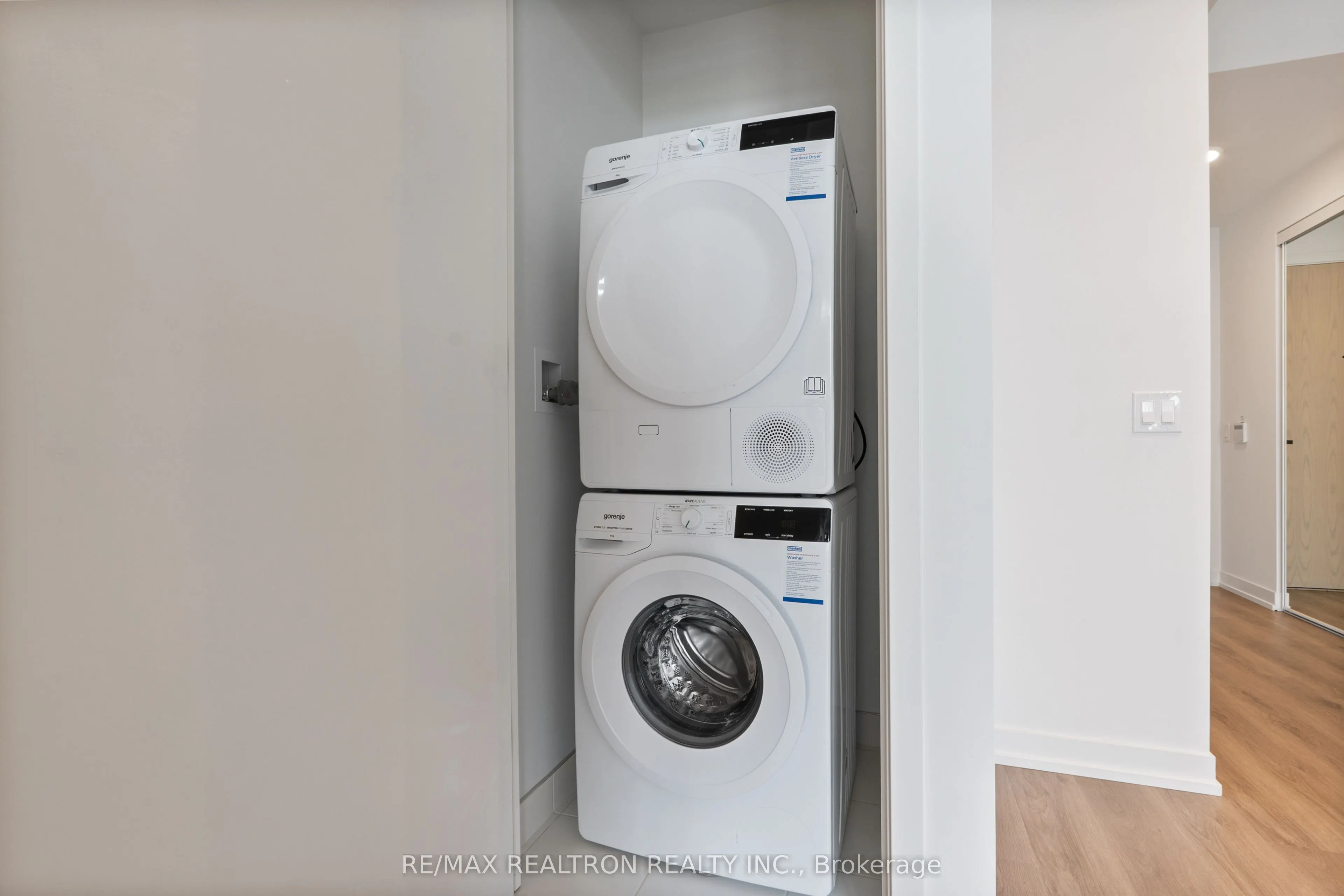 28 Interchange Way, #16