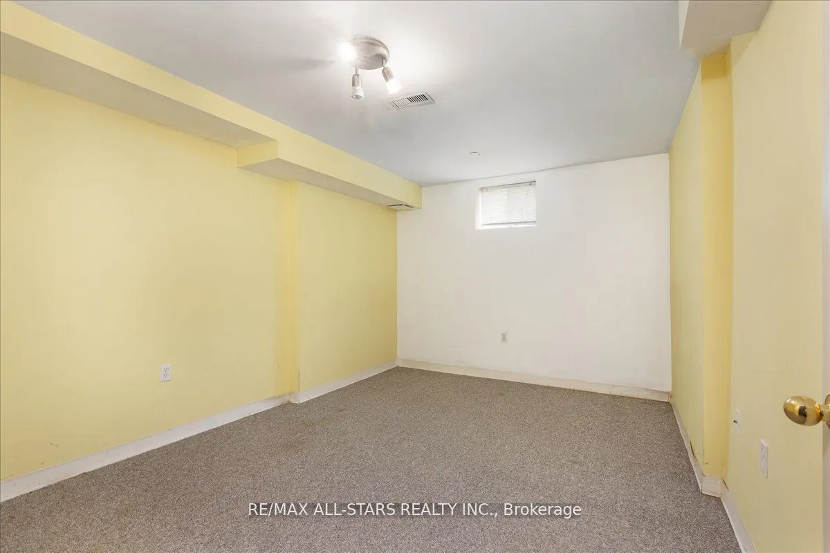 16 Iveagh Drive