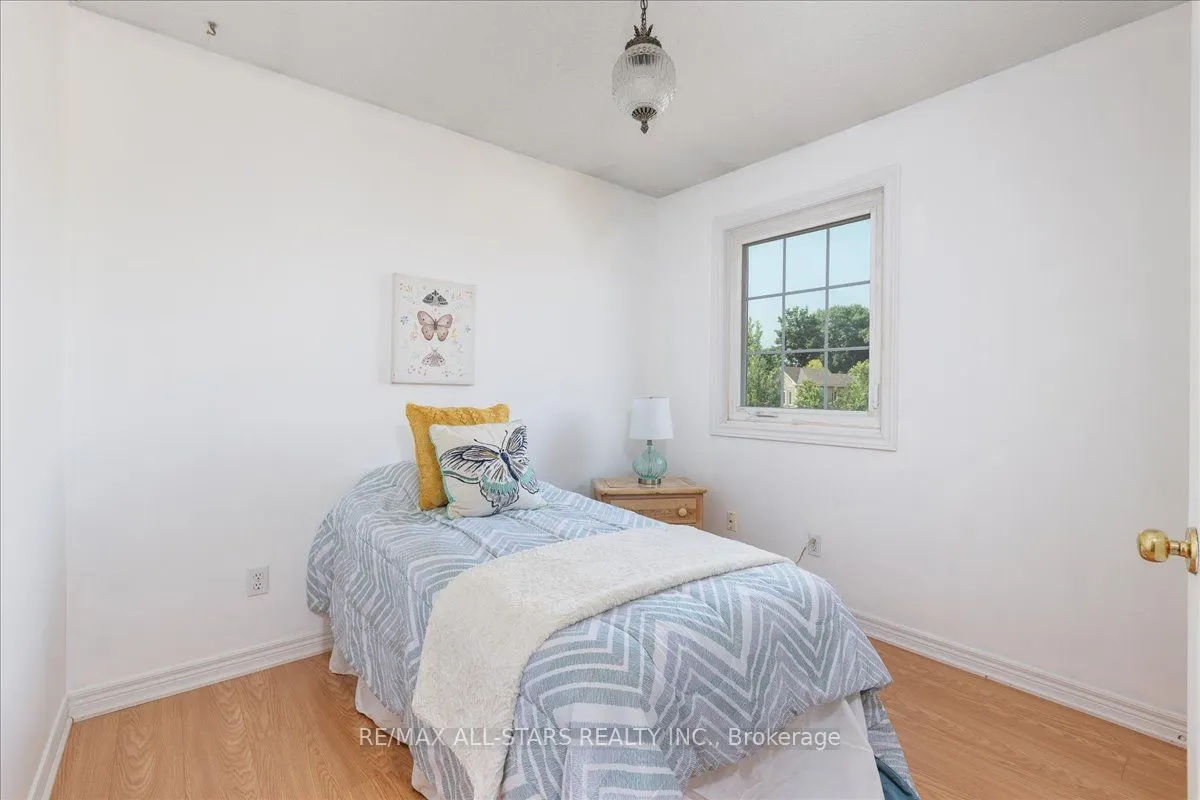 16 Iveagh Drive
