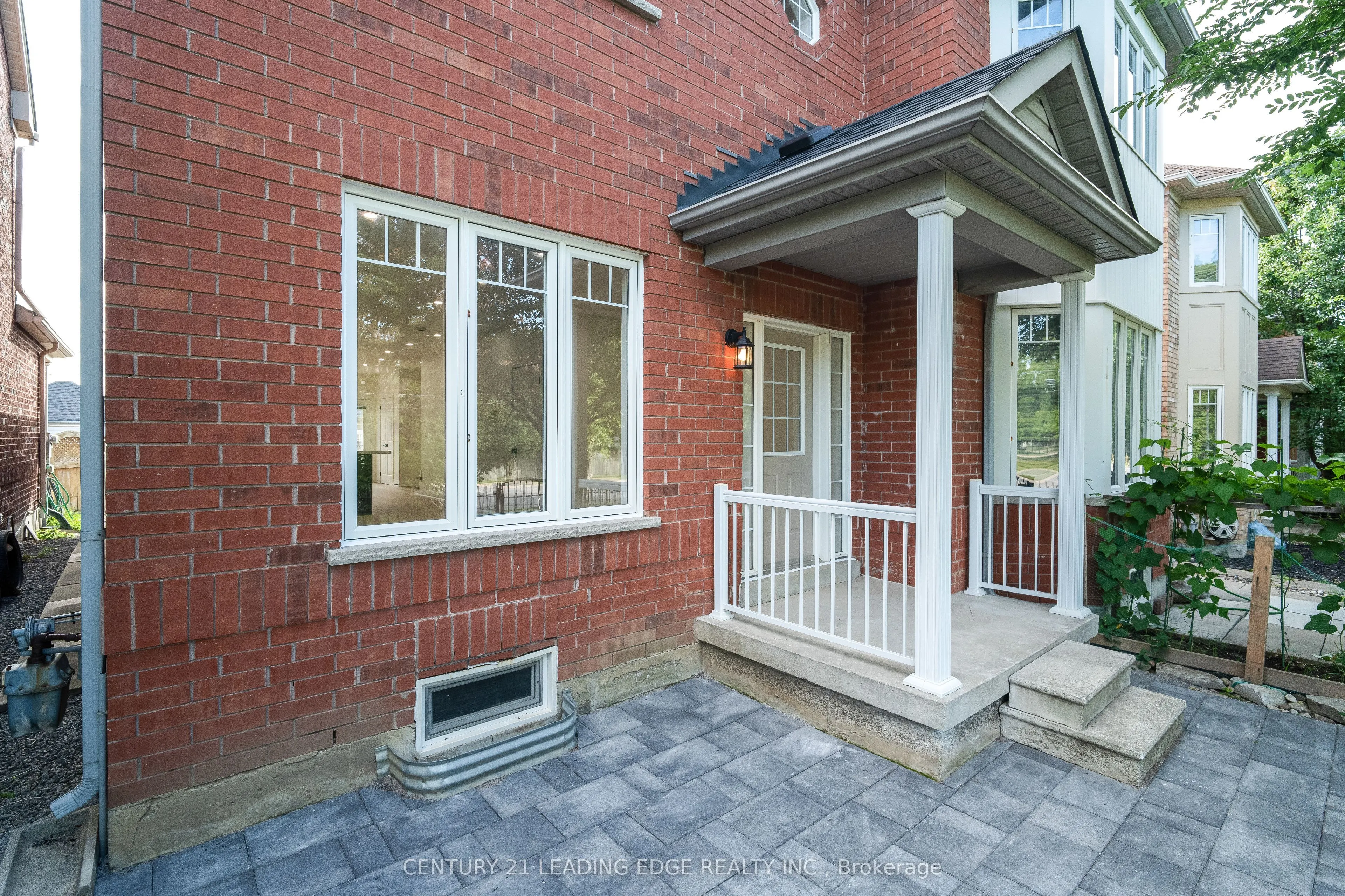 22 MILROY Lane