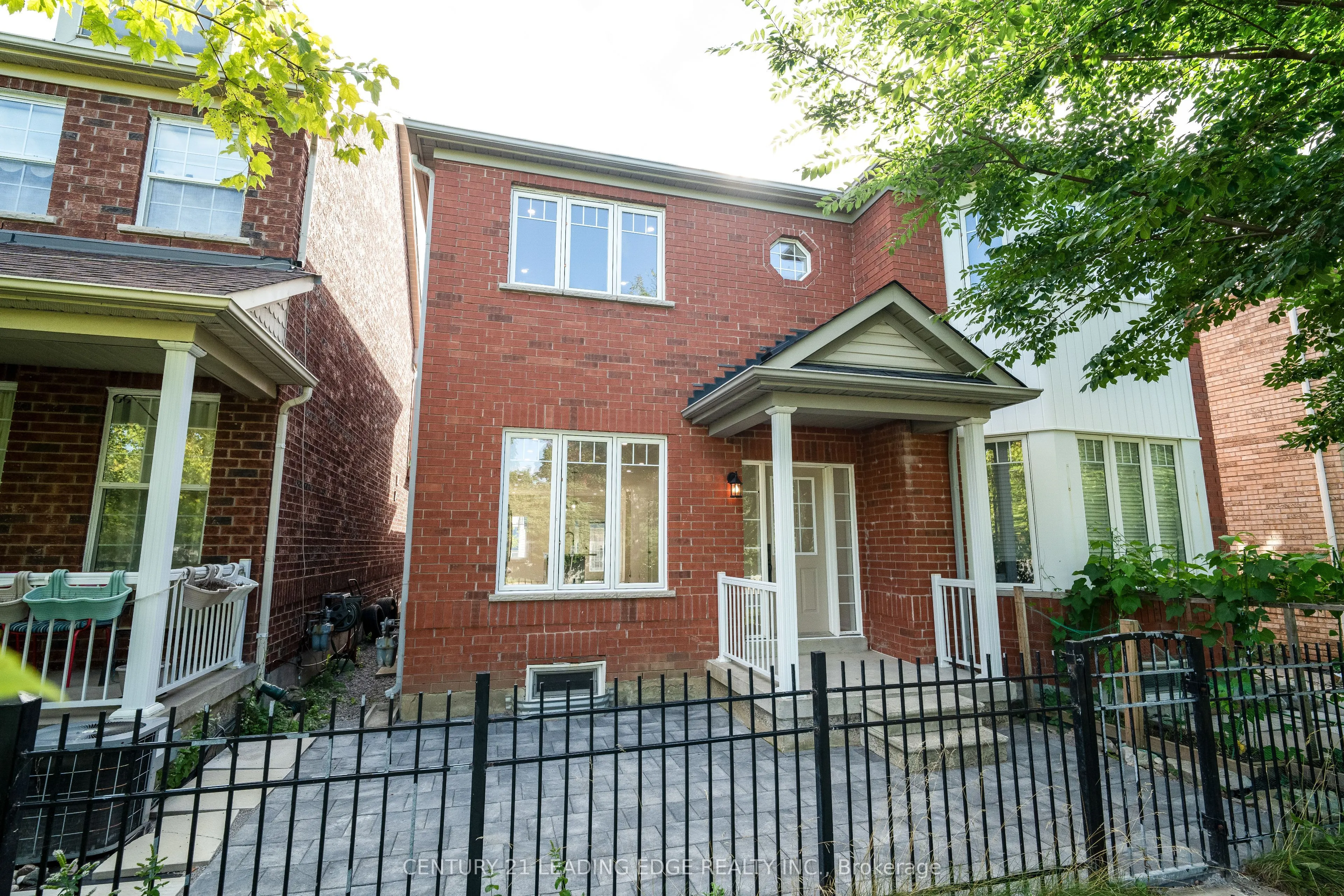22 MILROY Lane