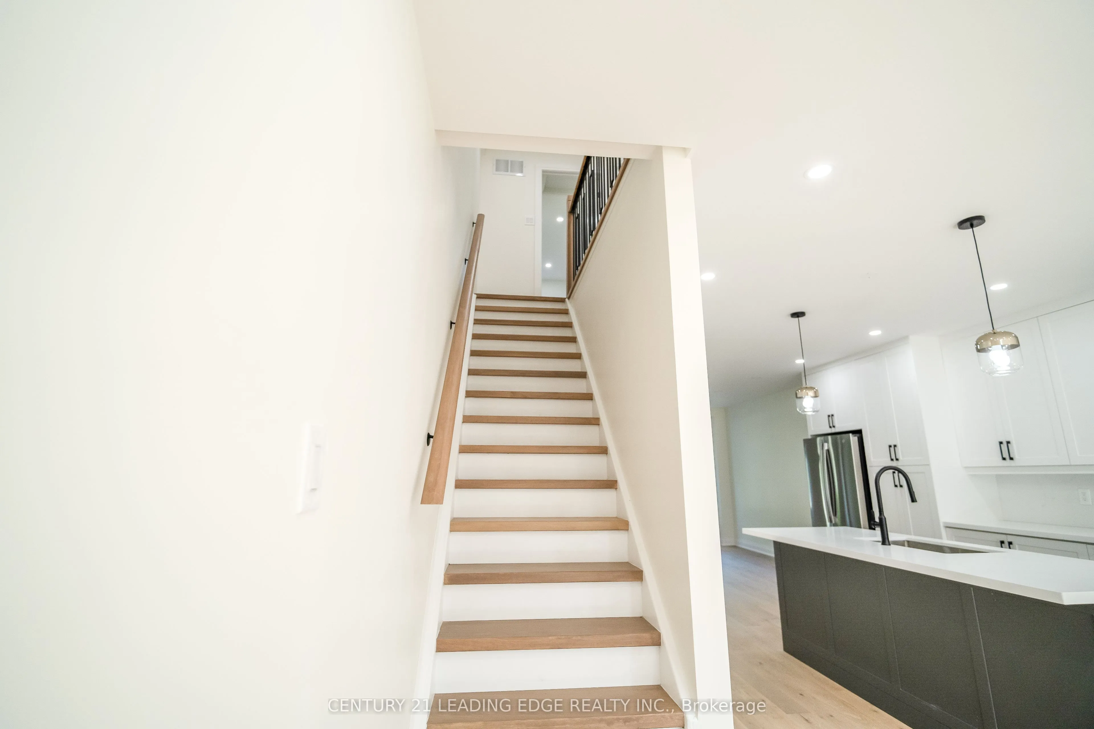 22 MILROY Lane