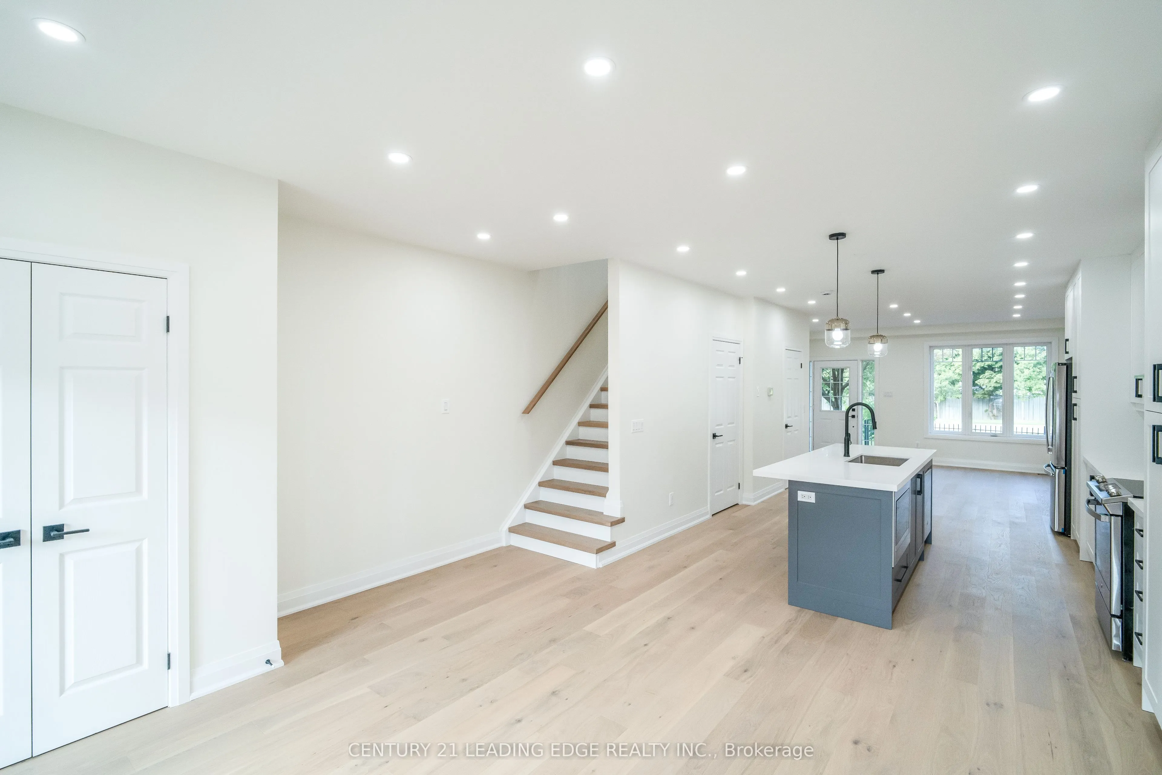 22 MILROY Lane