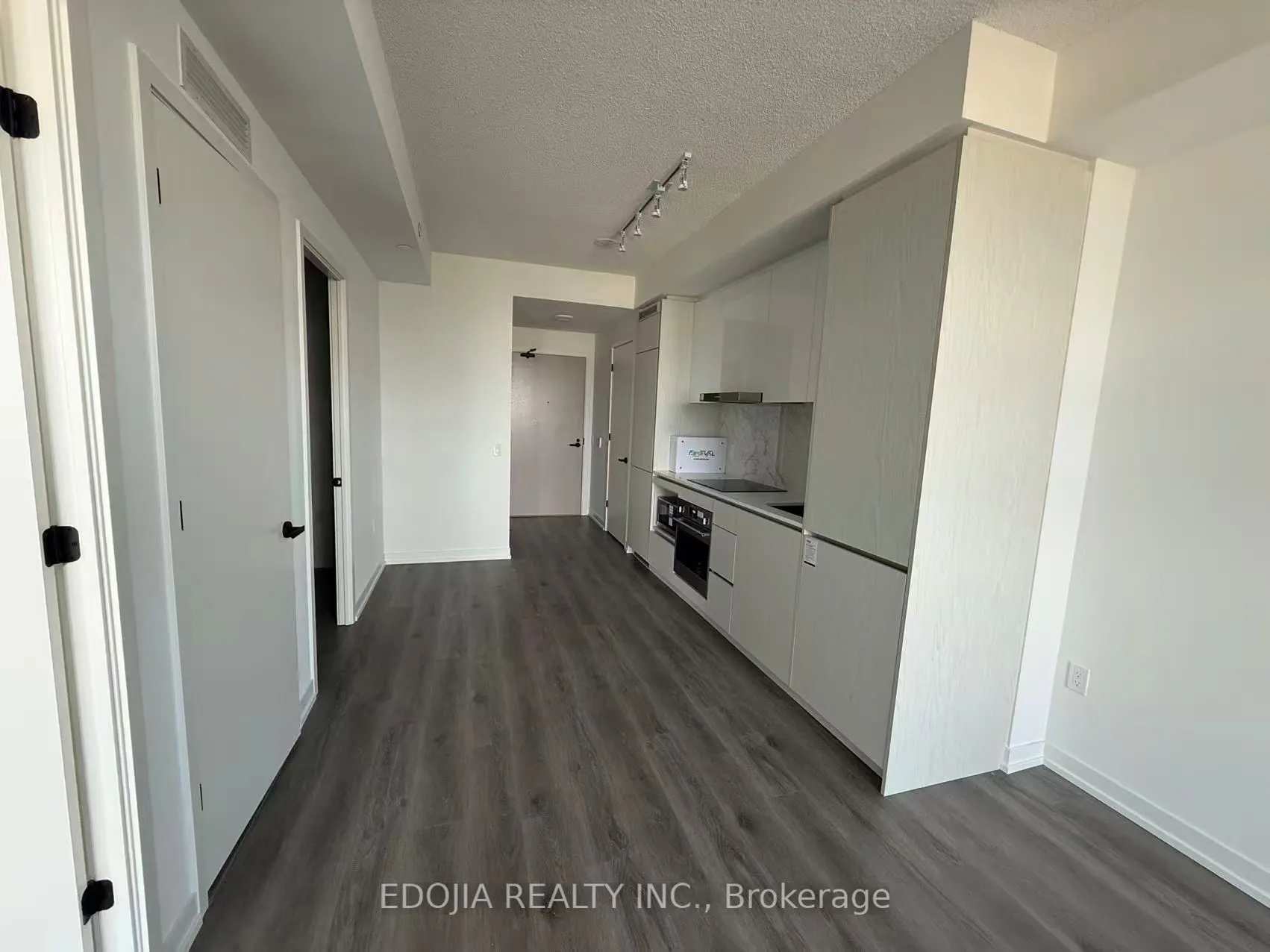 28 Interchange Way, #3309