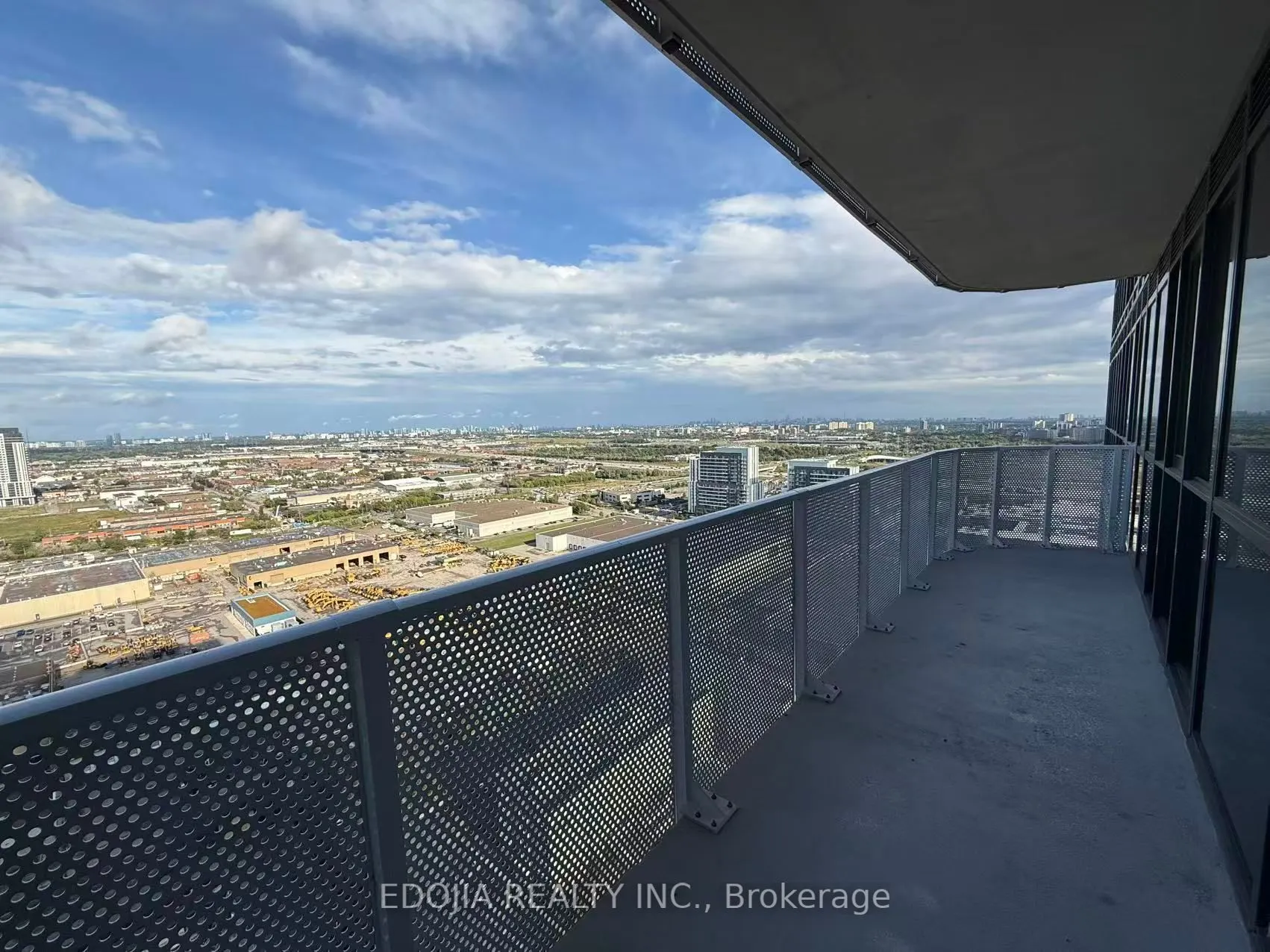 28 Interchange Way, #3309