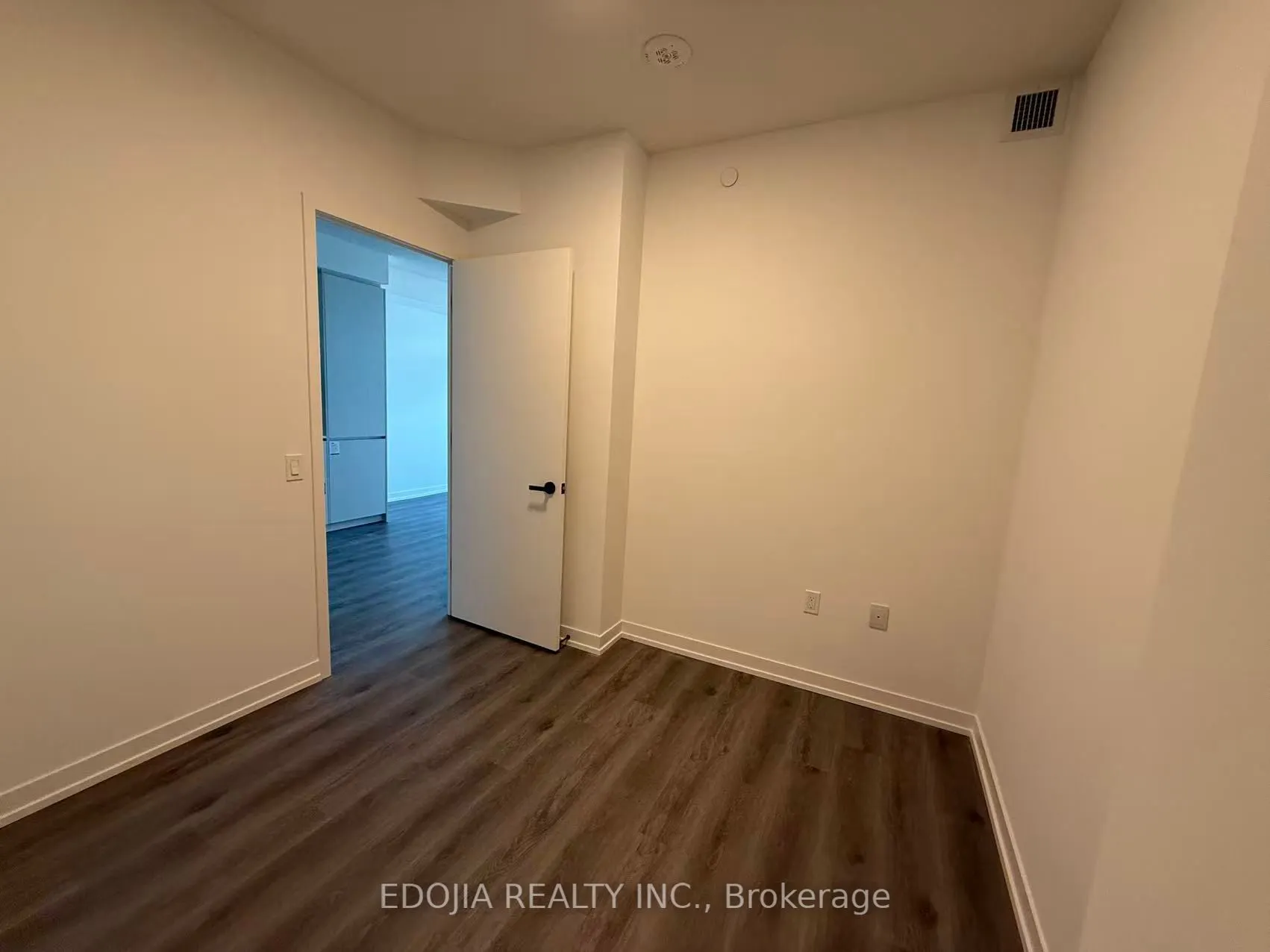 28 Interchange Way, #3309