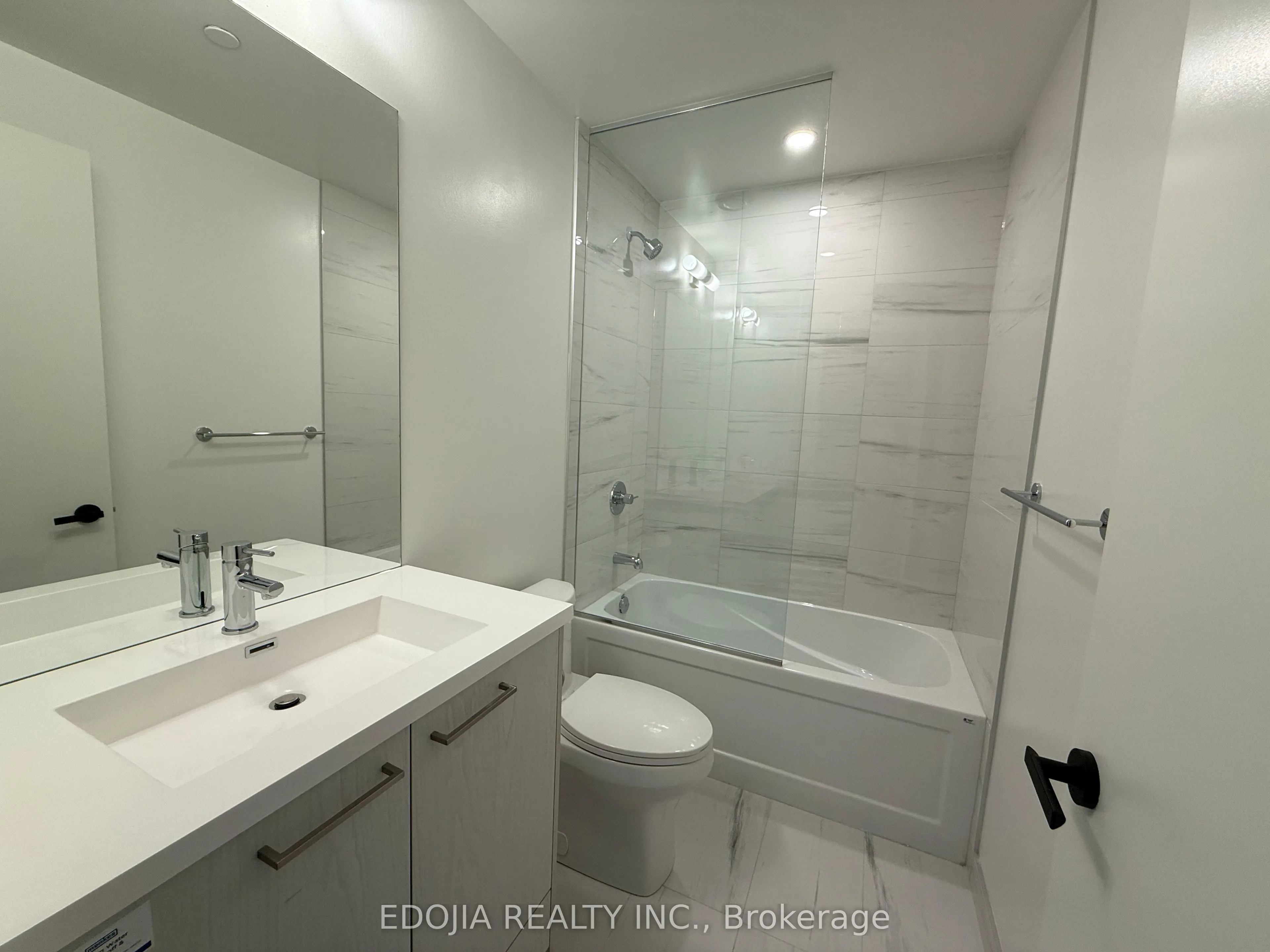 28 Interchange Way, #3309