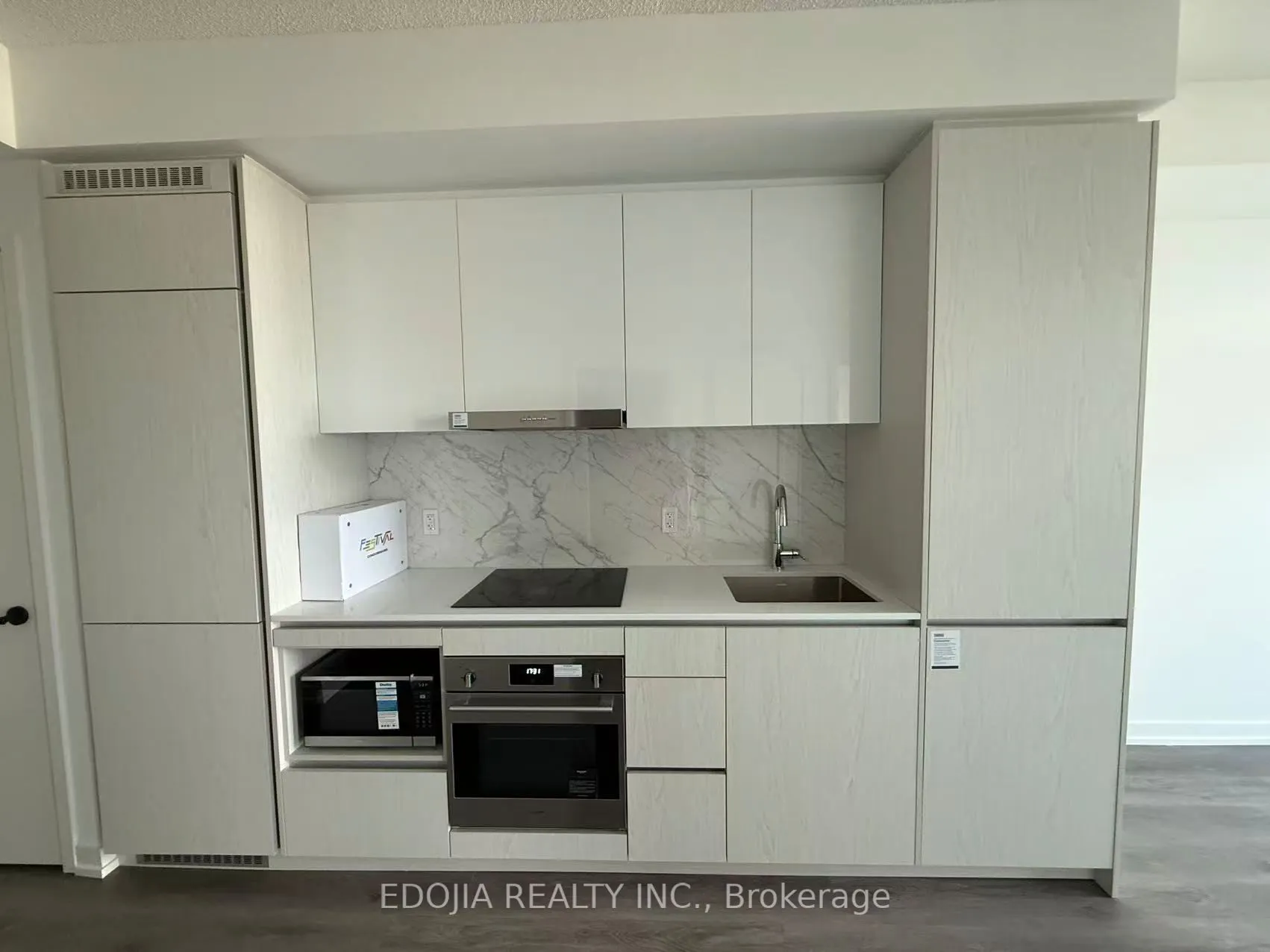 28 Interchange Way, #3309