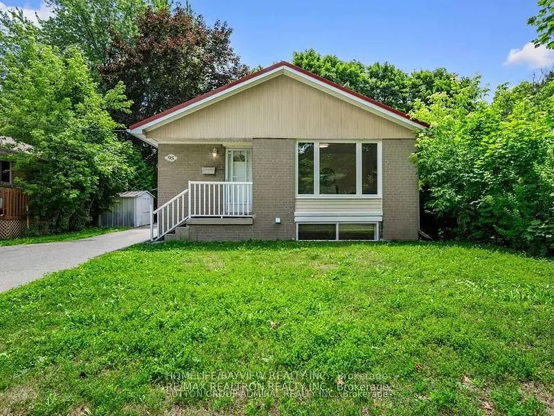 95 Murray Drive S