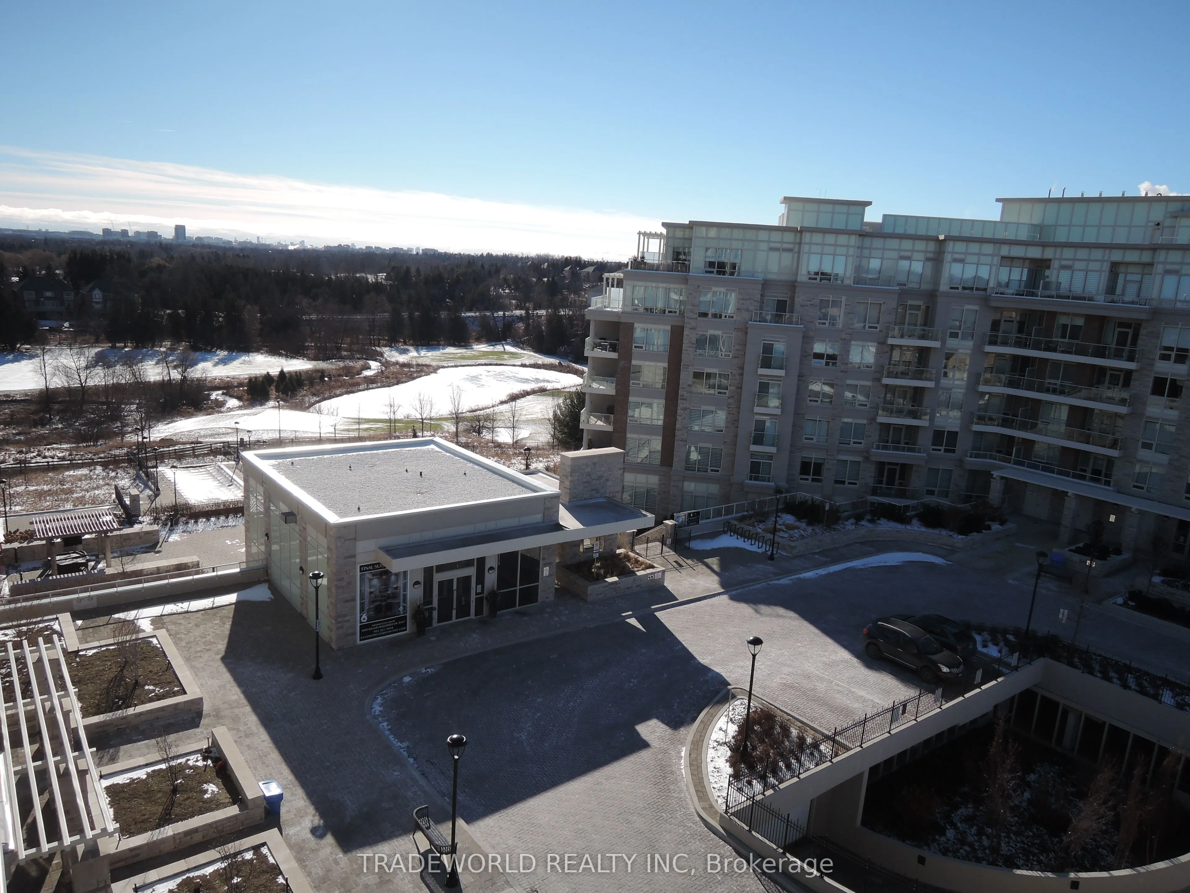 15 Stollery Pond Crescent, #808