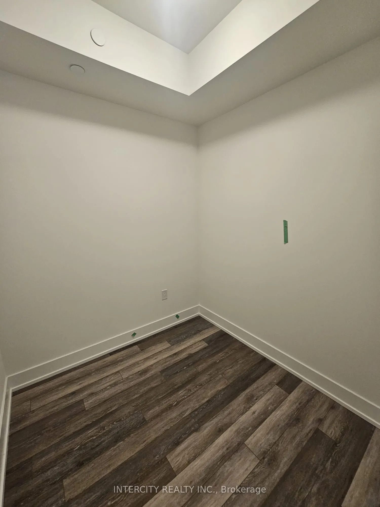 2075 King Road, #433