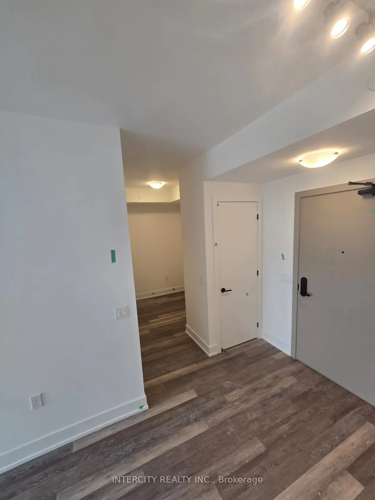 2075 King Road, #433