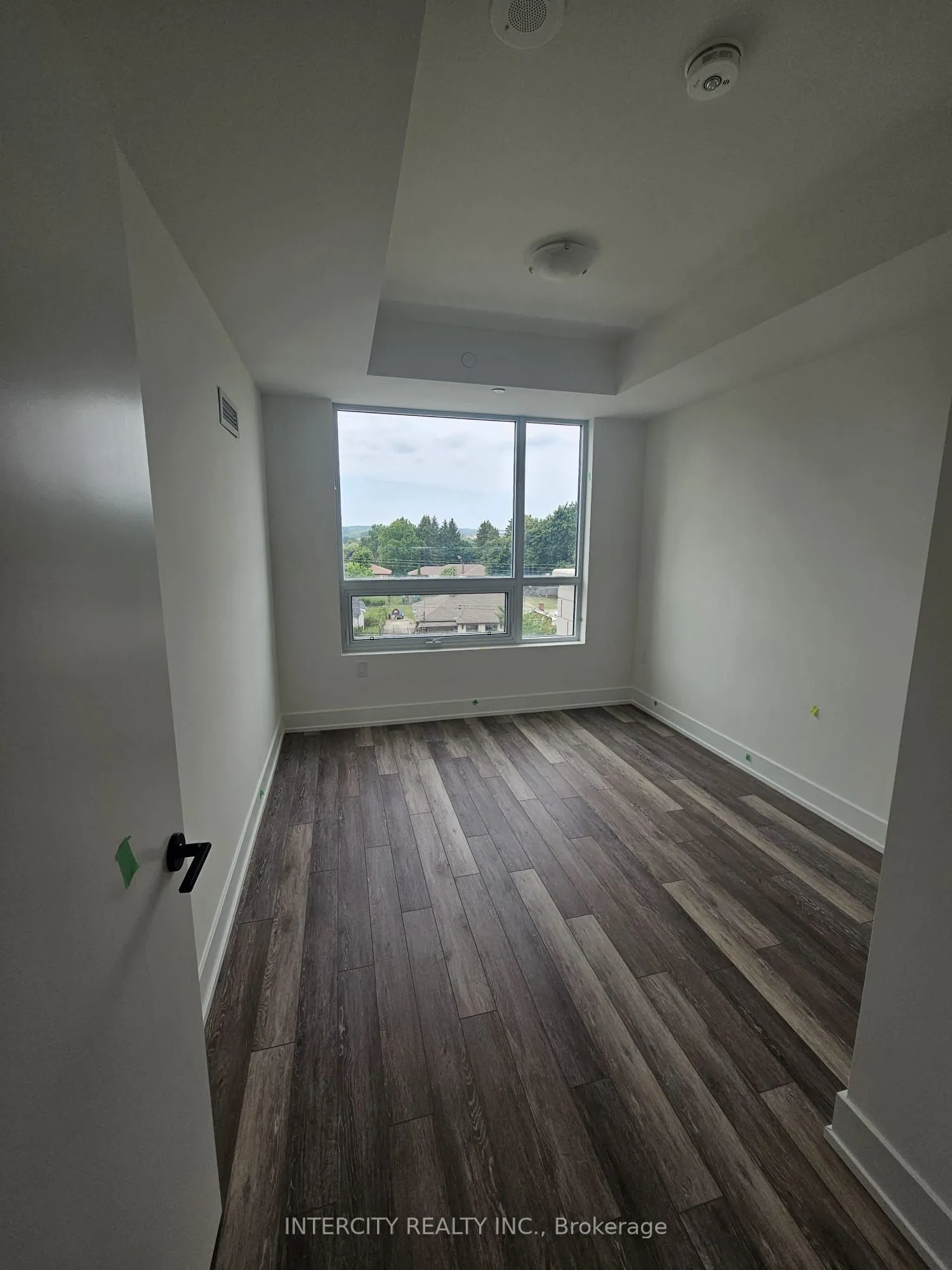 2075 King Road, #433