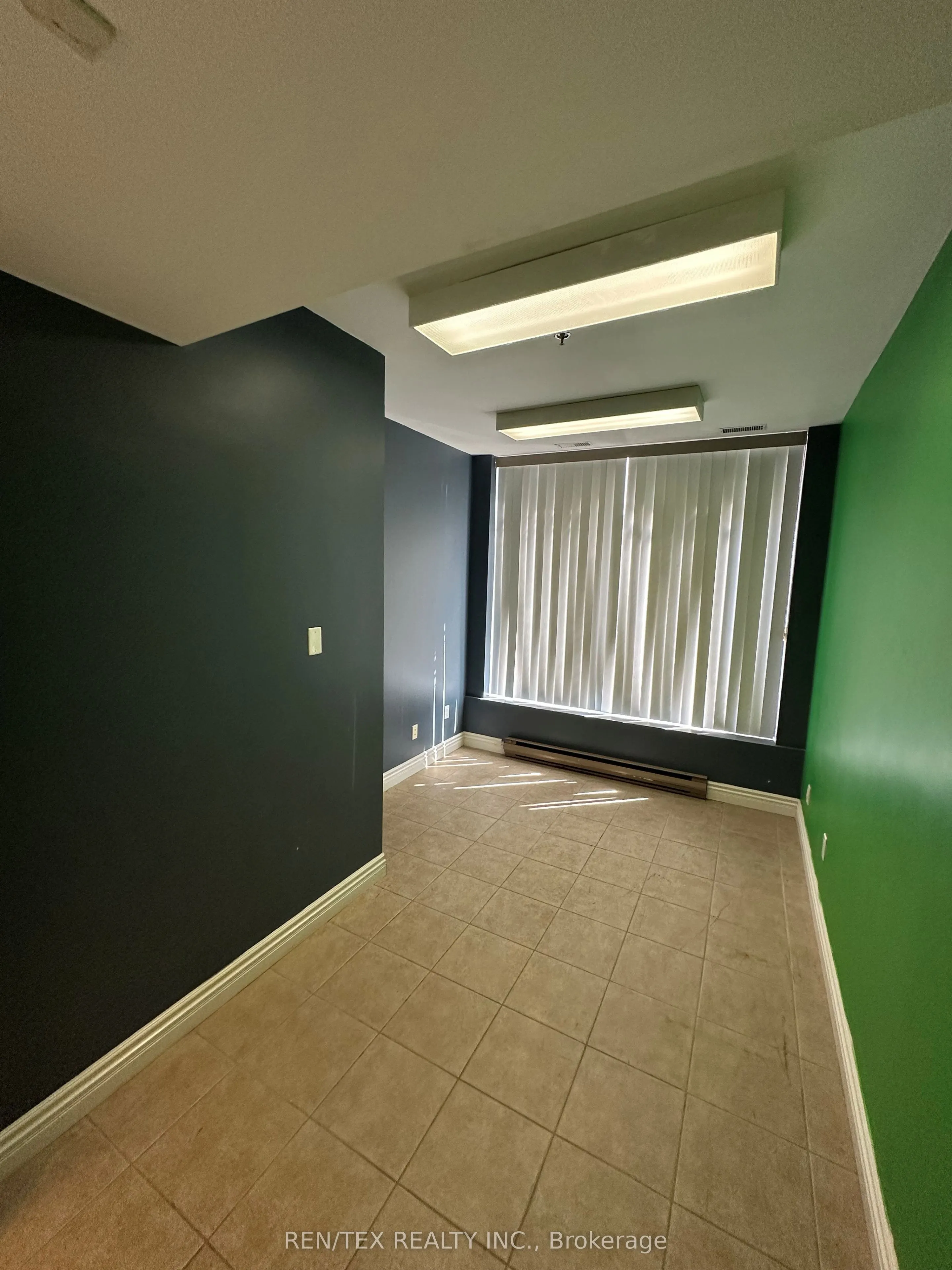 320 Hanlan Road, #20