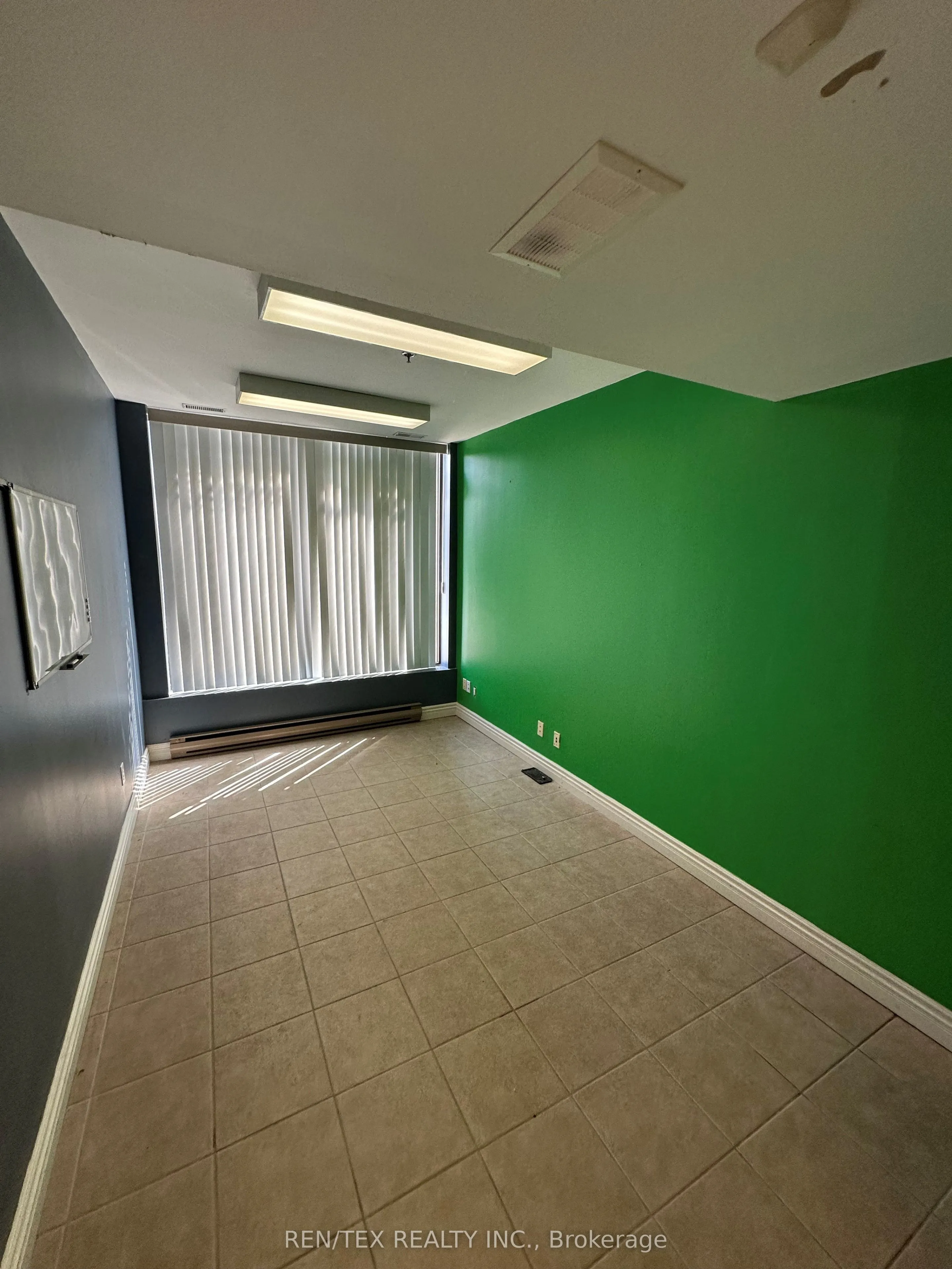 320 Hanlan Road, #20