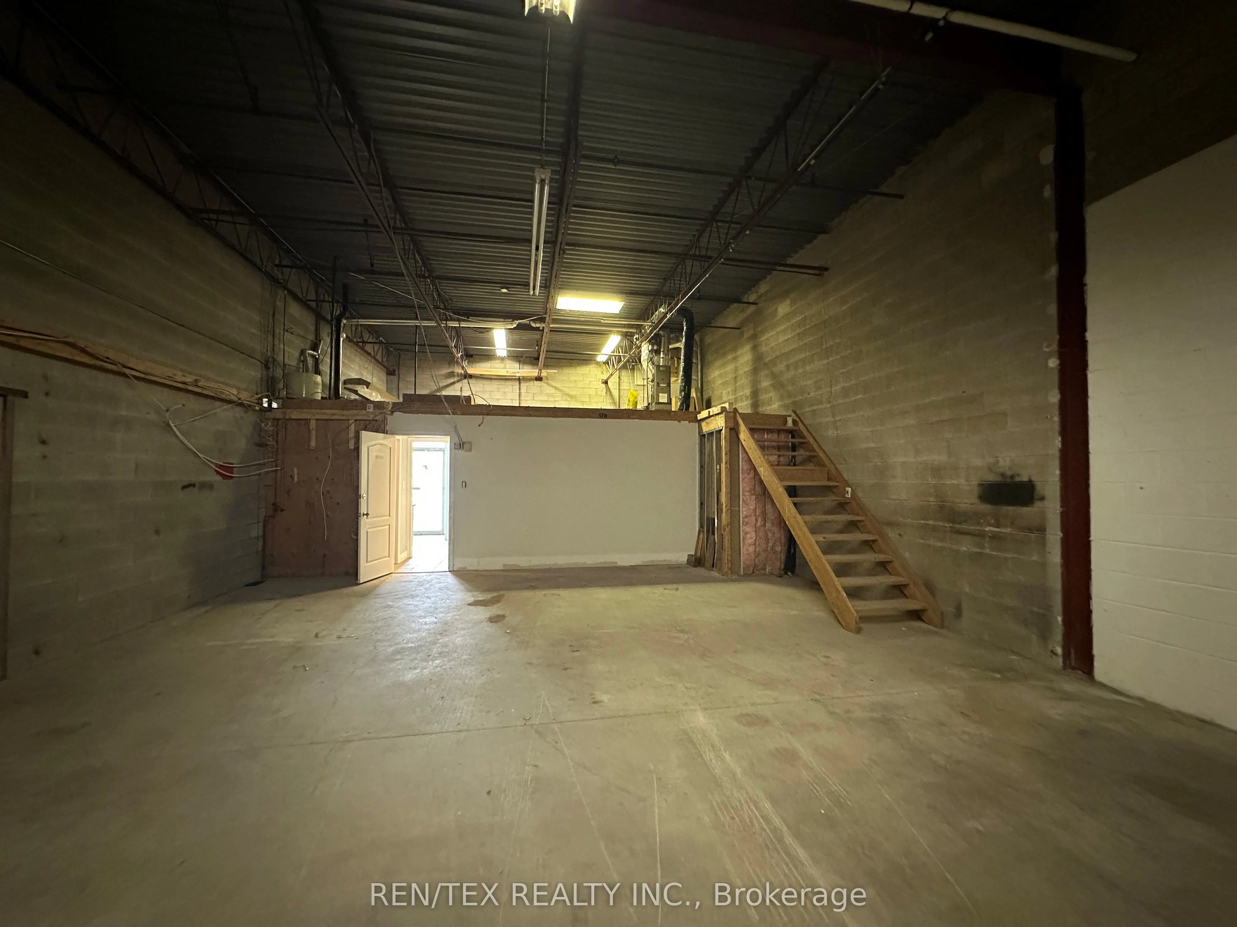 320 Hanlan Road, #20
