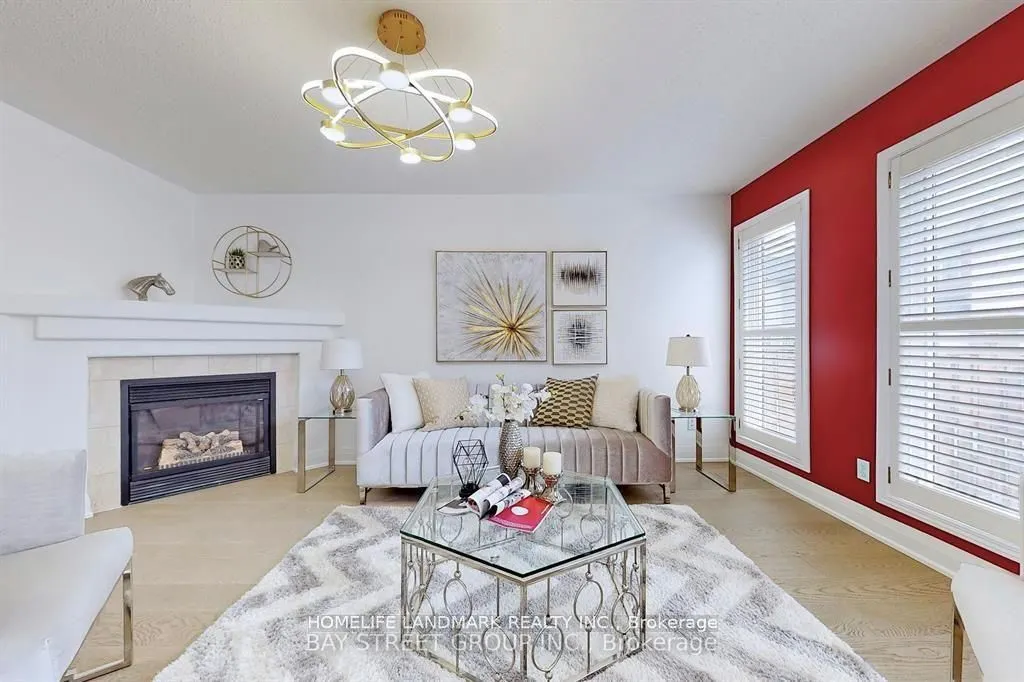 25 Tower Bridge Crescent S