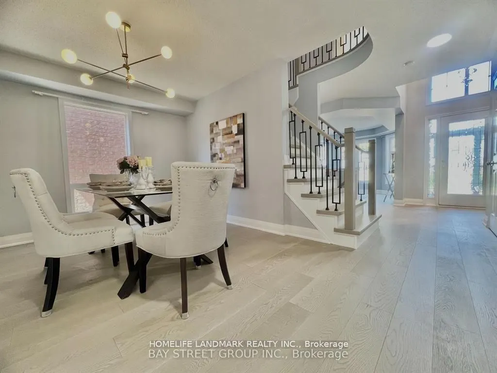 25 Tower Bridge Crescent S