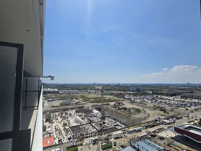 28 Interchange Way, #3805