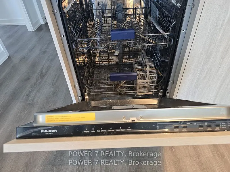 28 Interchange Way, #3805