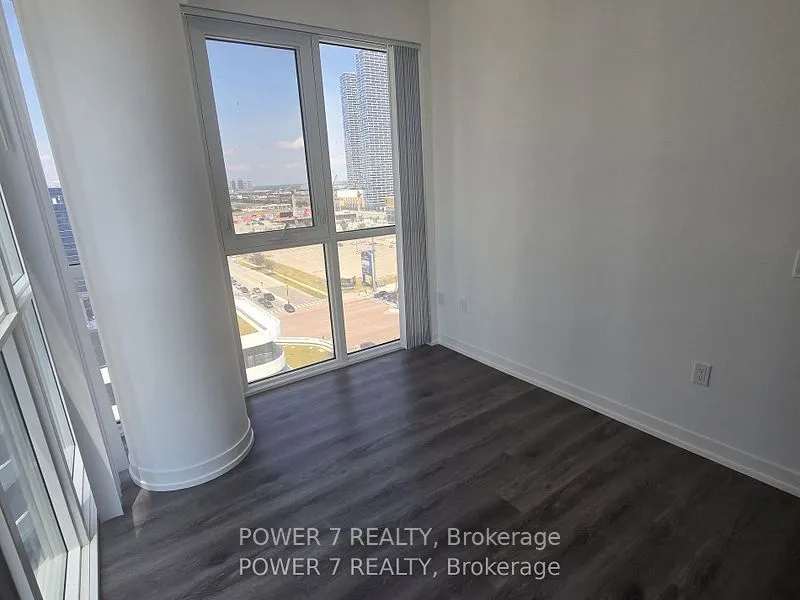 28 Interchange Way, #3805