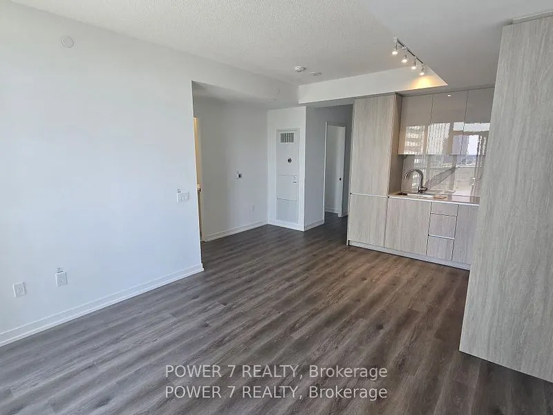 28 Interchange Way, #3805