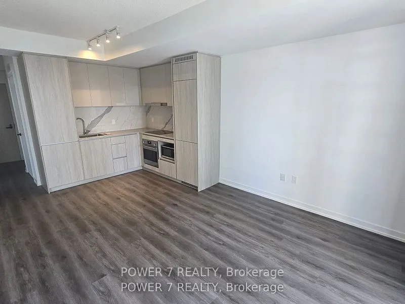 28 Interchange Way, #3805