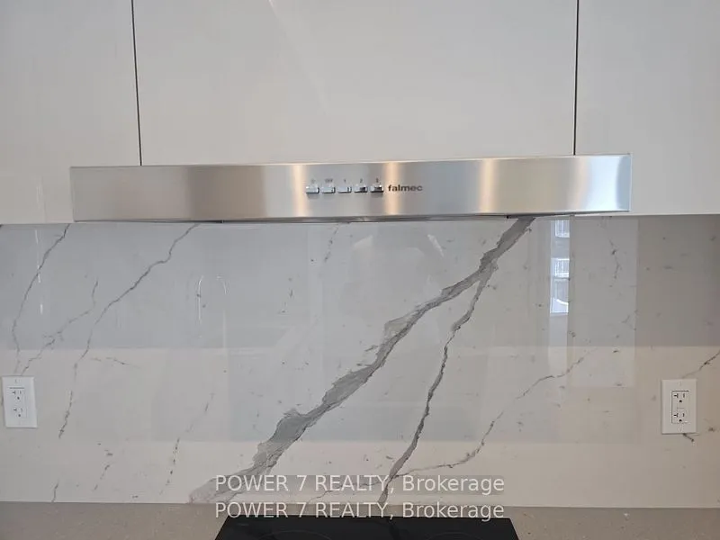 28 Interchange Way, #3805
