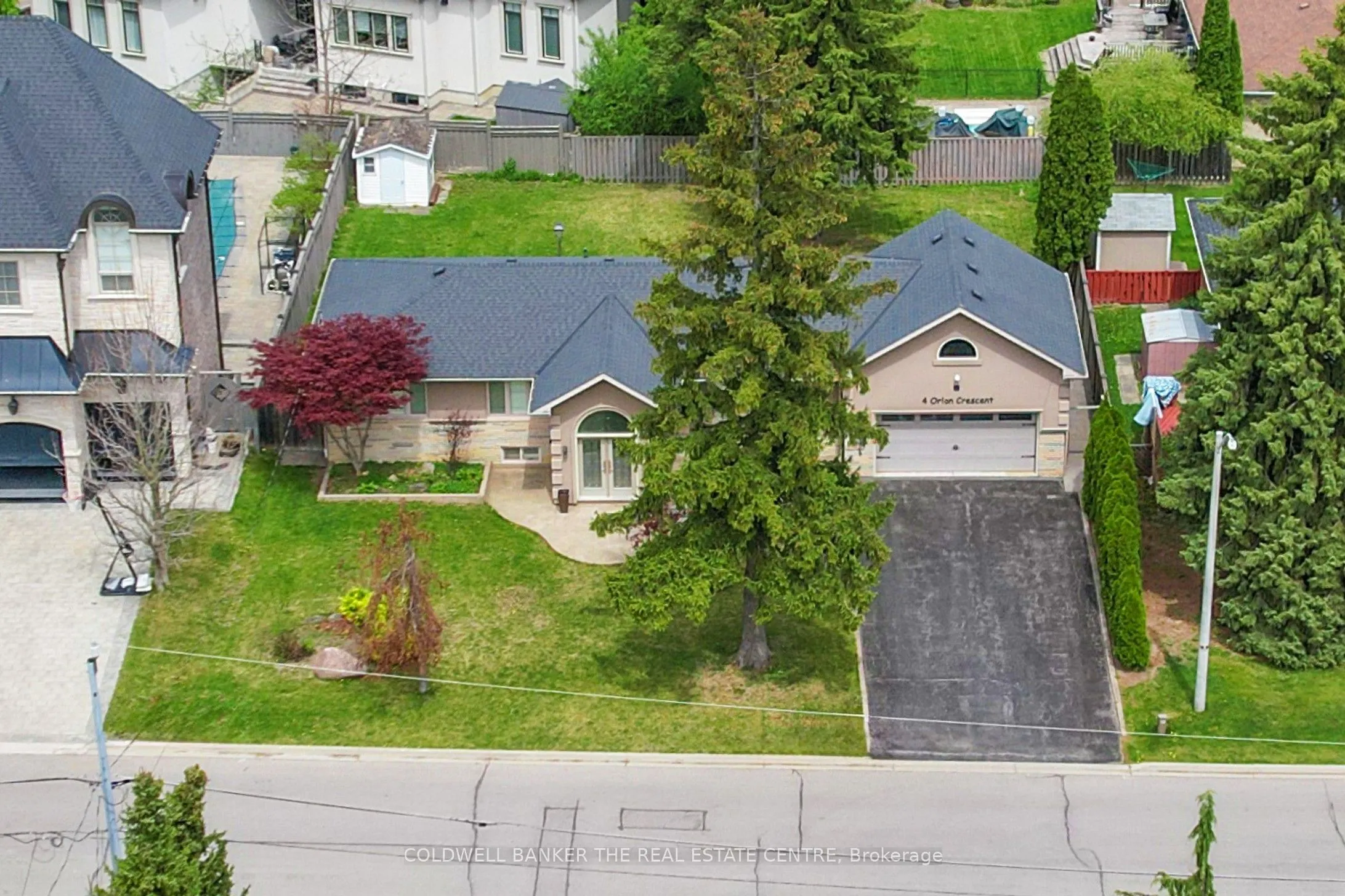 4 Orlon Crescent