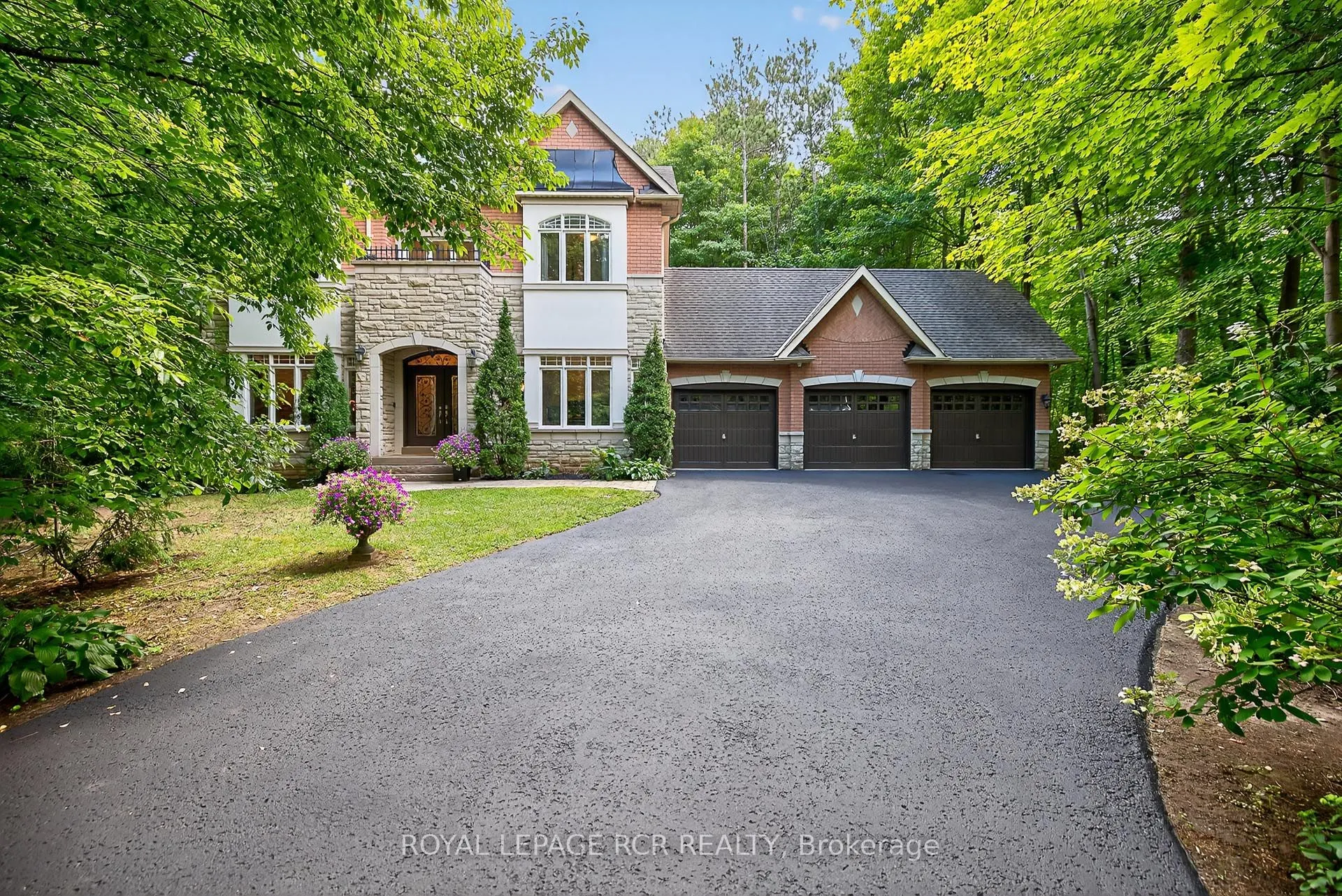 45 Lake Woods Drive