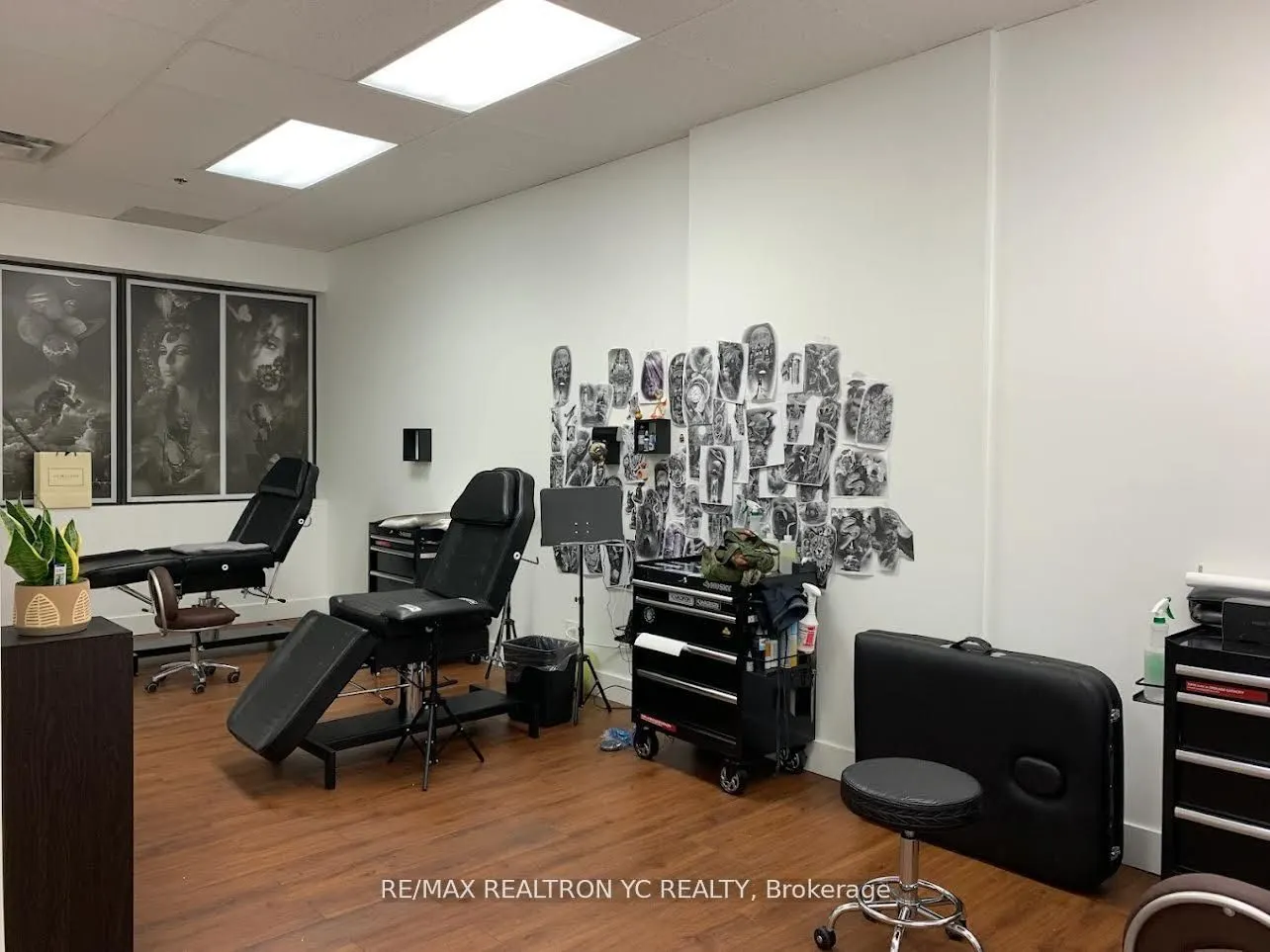 398 Steeles Avenue W, #215