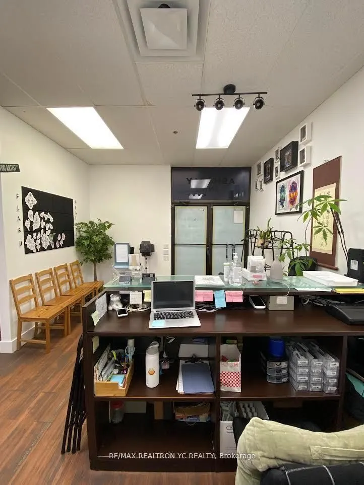 398 Steeles Avenue W, #215