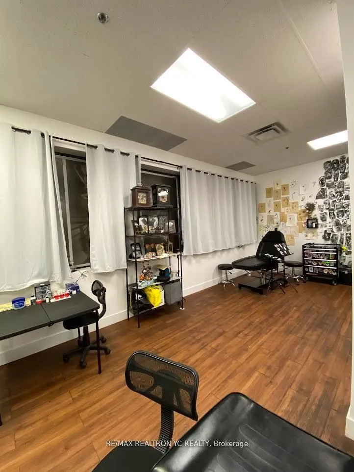 398 Steeles Avenue W, #215