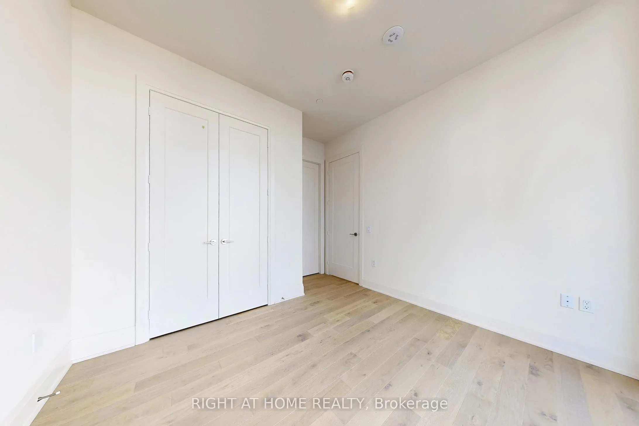 8960 Jane Street, #LPH106