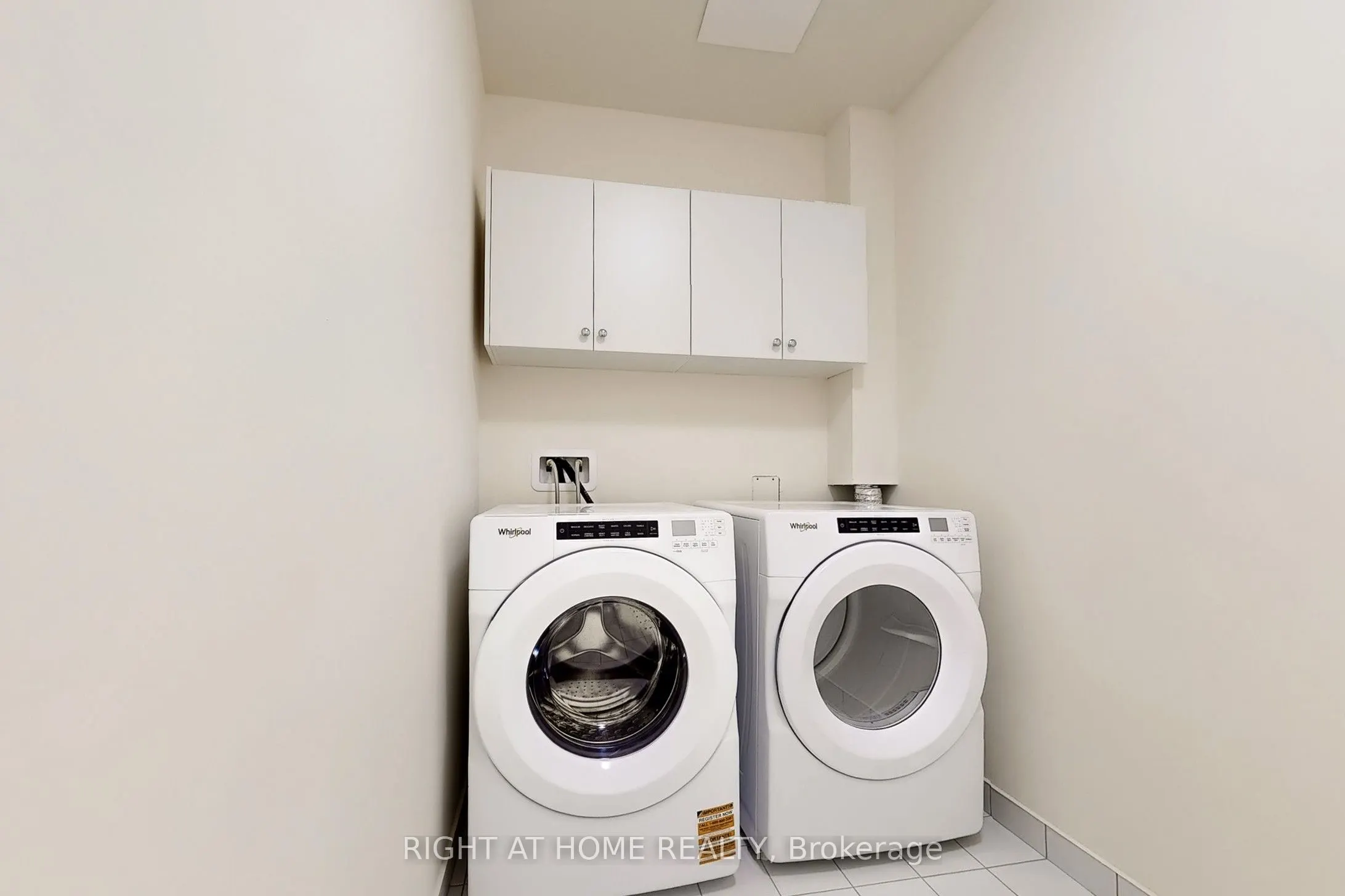 8960 Jane Street, #LPH106