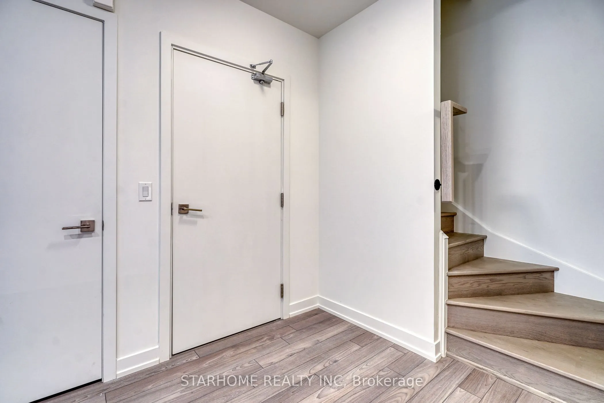 6 Red Squirrel Lane, #C302