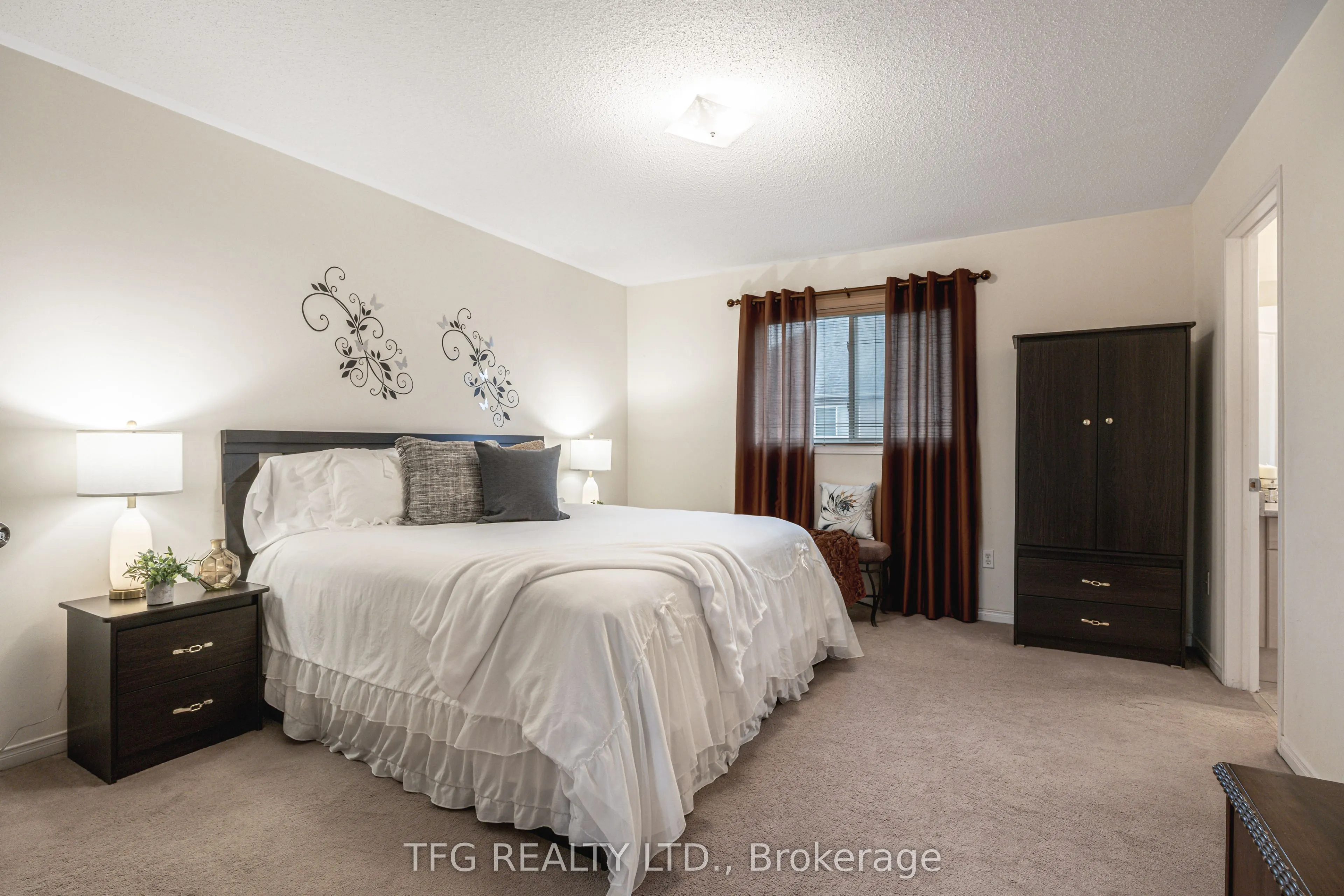 84 Stotts Crescent