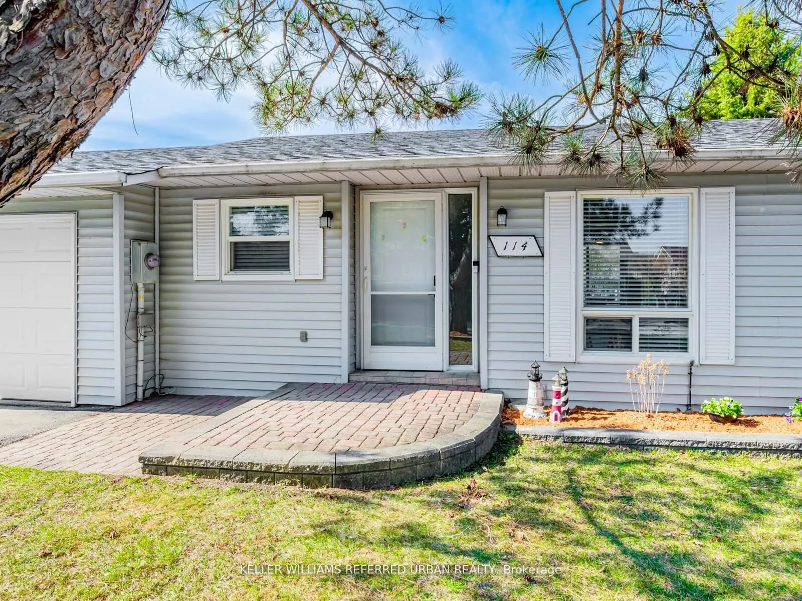 114 Tecumseth Pines Drive