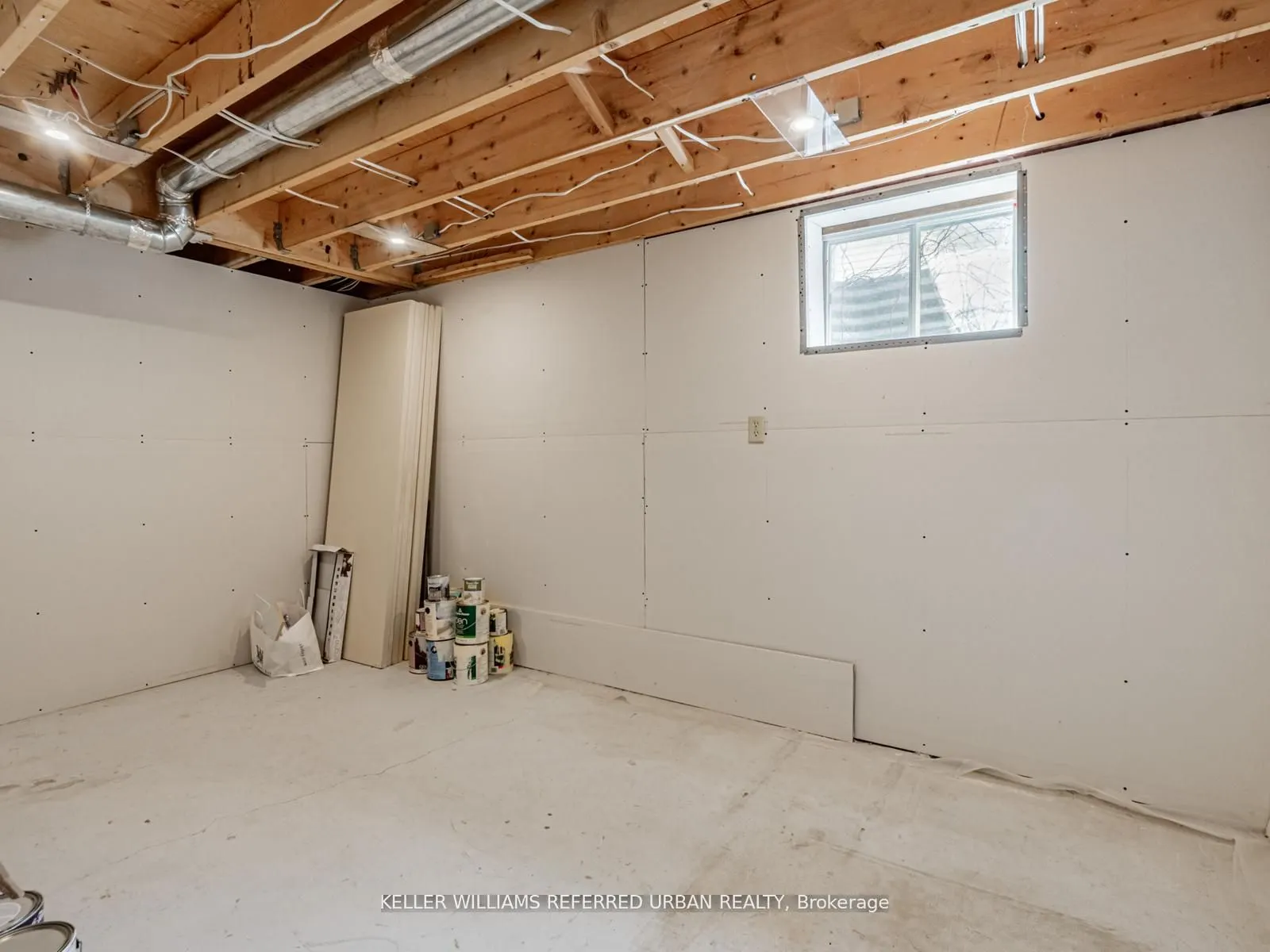 114 Tecumseth Pines Drive