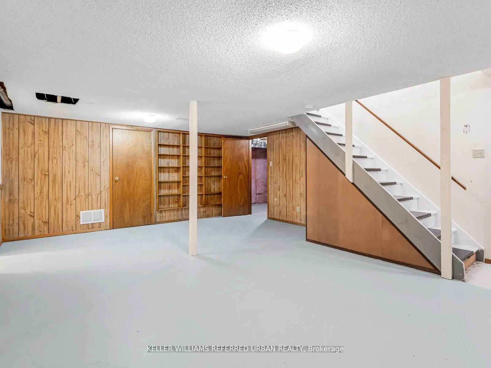 114 Tecumseth Pines Drive