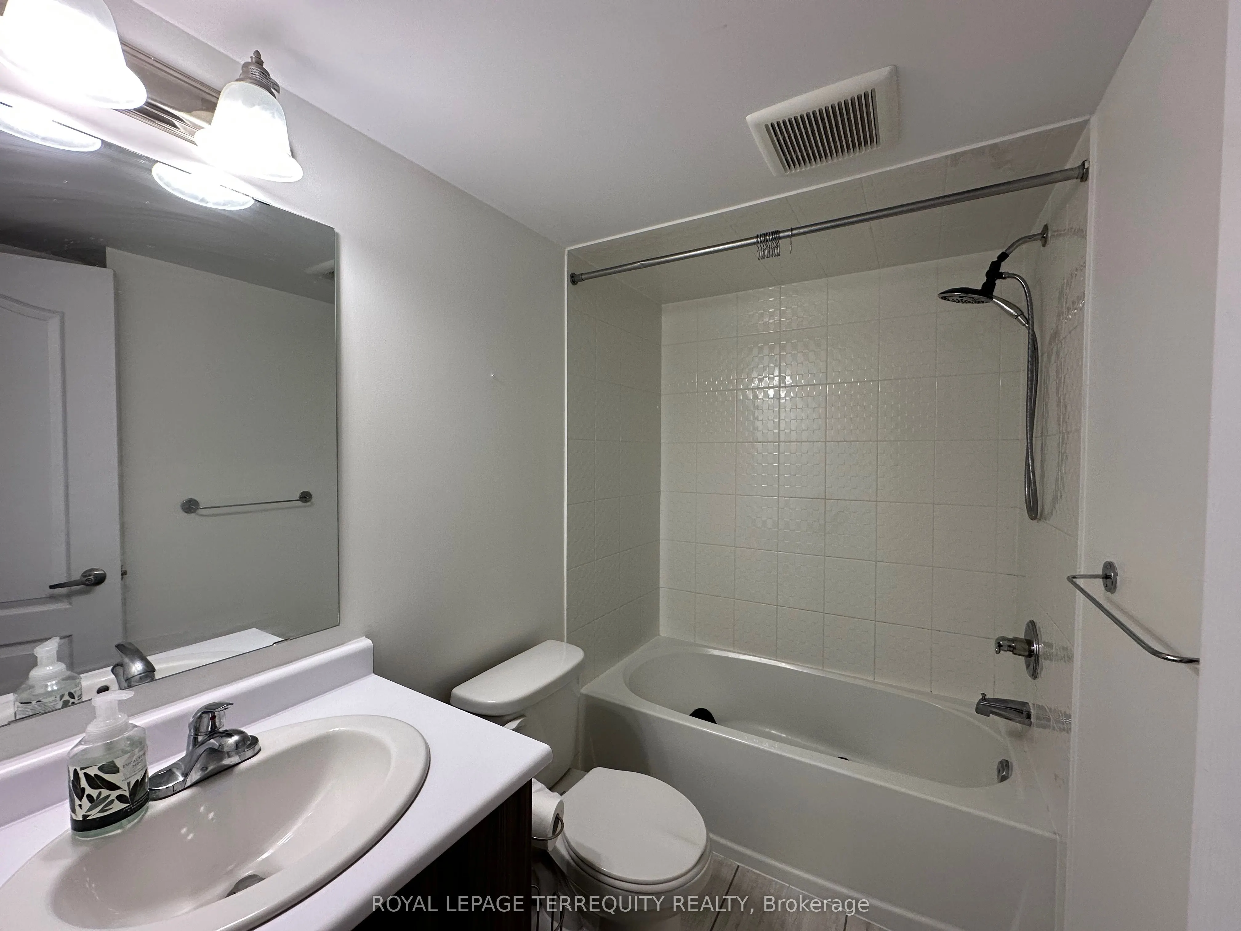 10 Westmeath Lane, #2221