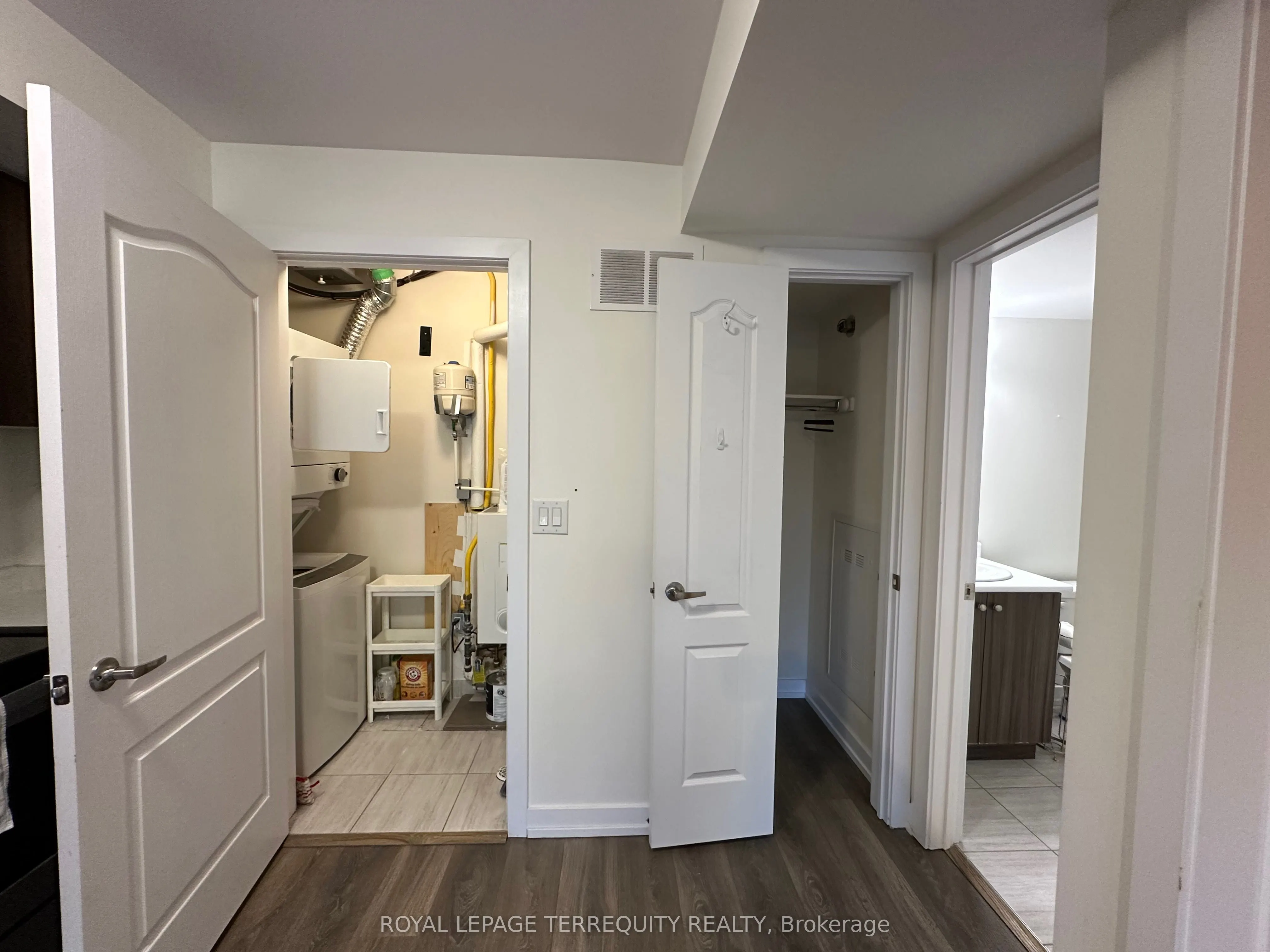 10 Westmeath Lane, #2221