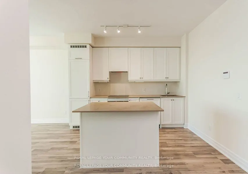 9075 Jane Street, #1605