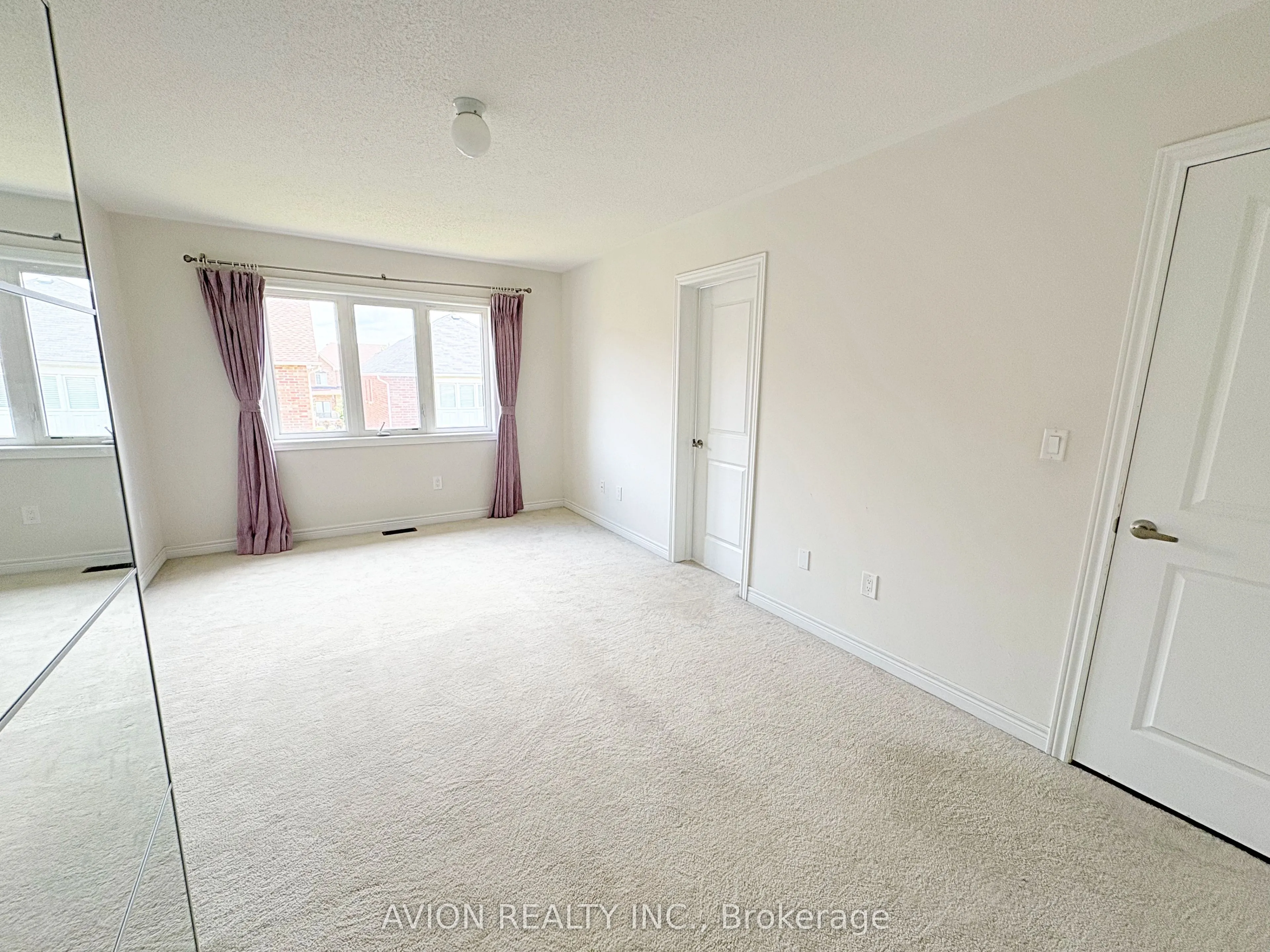 68 Collier Crescent