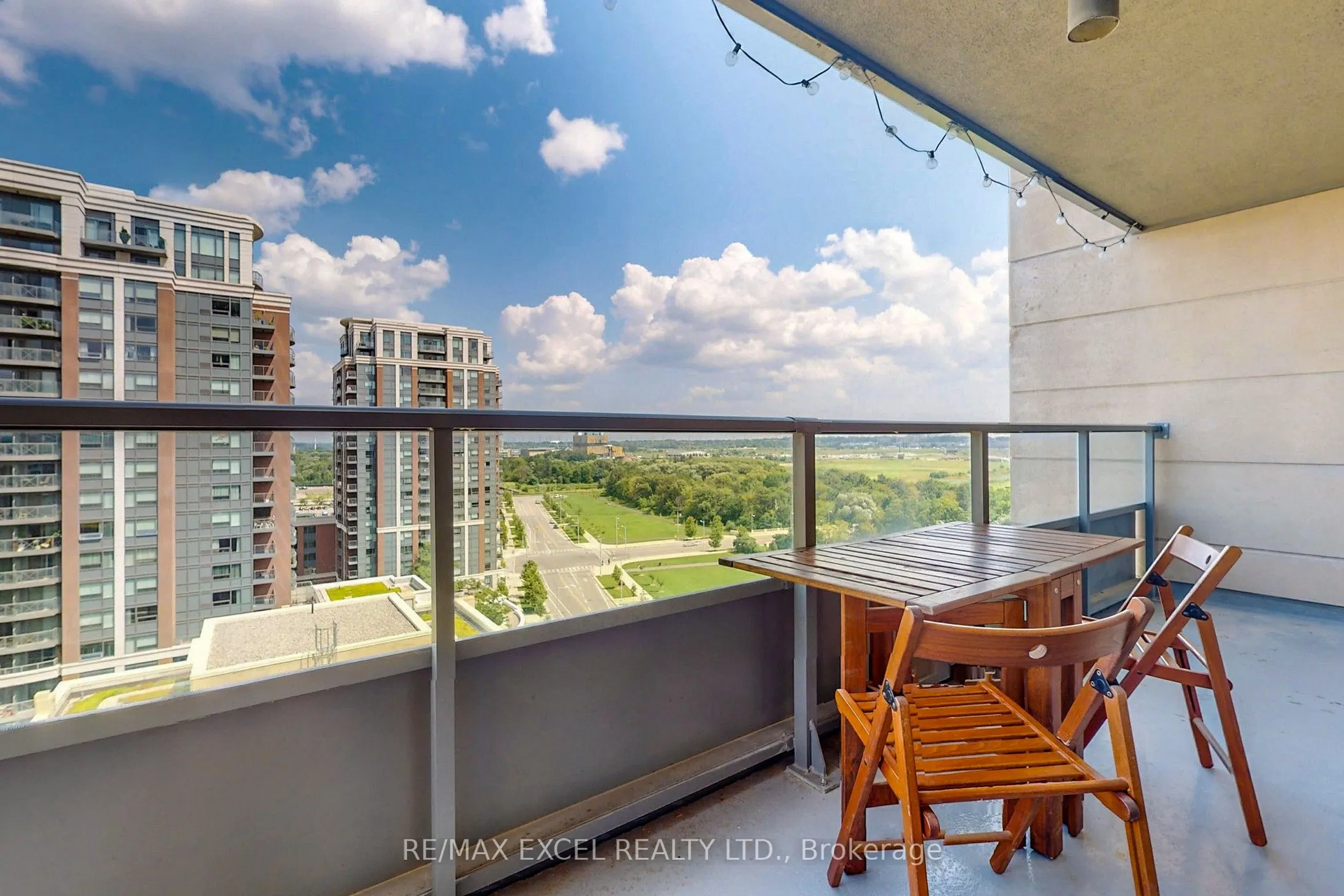 18 Uptown Drive, #1603
