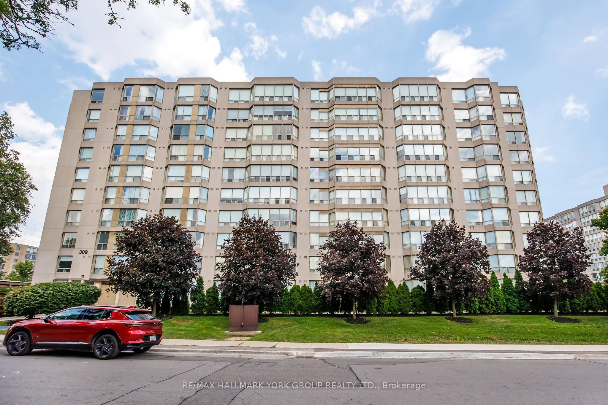 309 Major Mackenzie Drive, #301