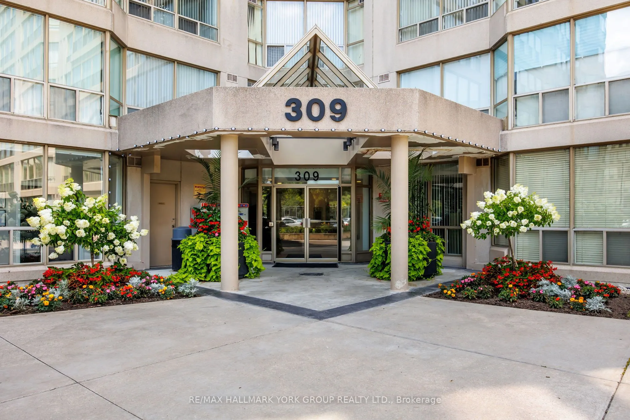 309 Major Mackenzie Drive, #301