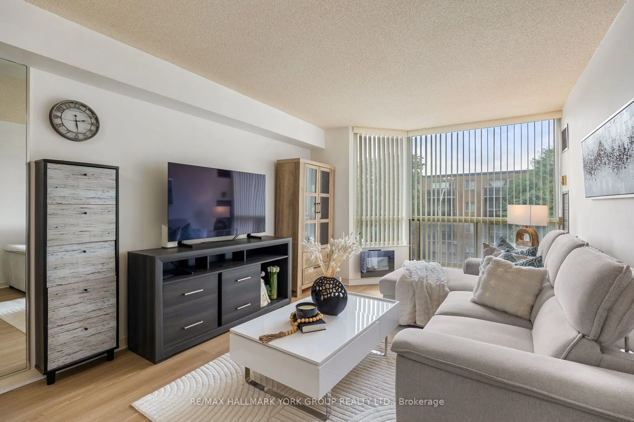 309 Major Mackenzie Drive, #301