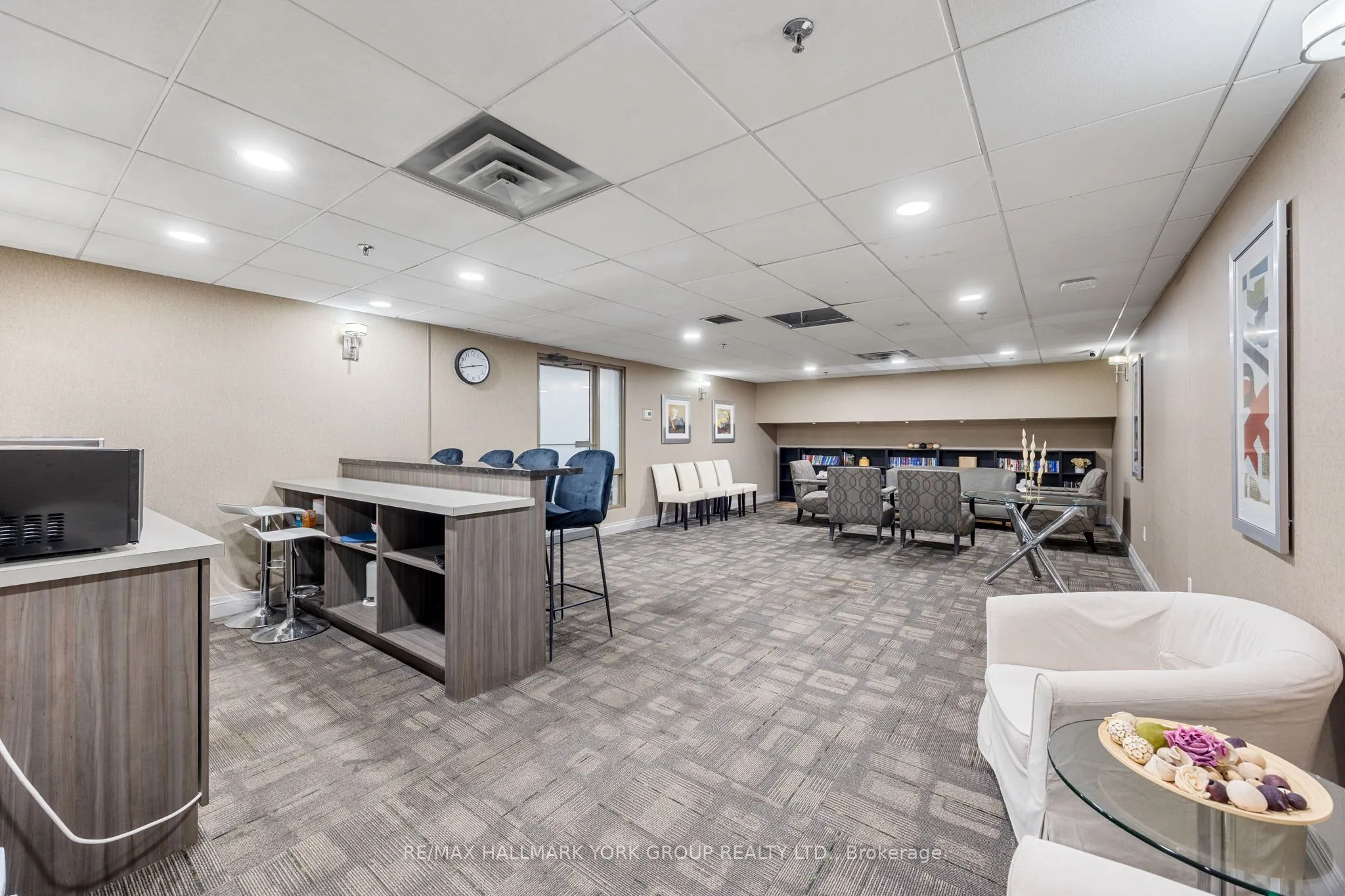 309 Major Mackenzie Drive, #301
